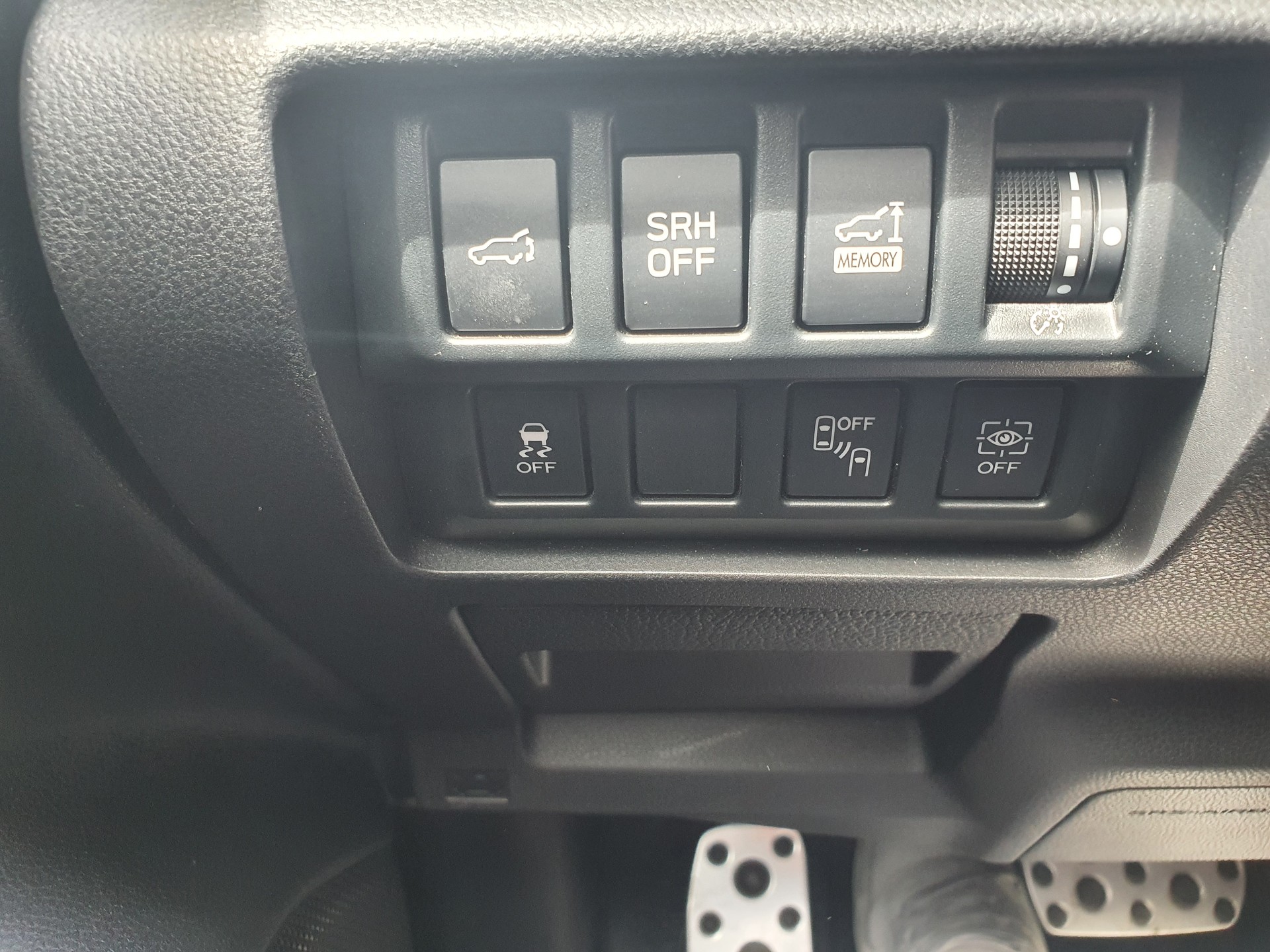 SUBARU Forester 2.0i e-Boxer Swiss Plus Lineartronic-image-14
