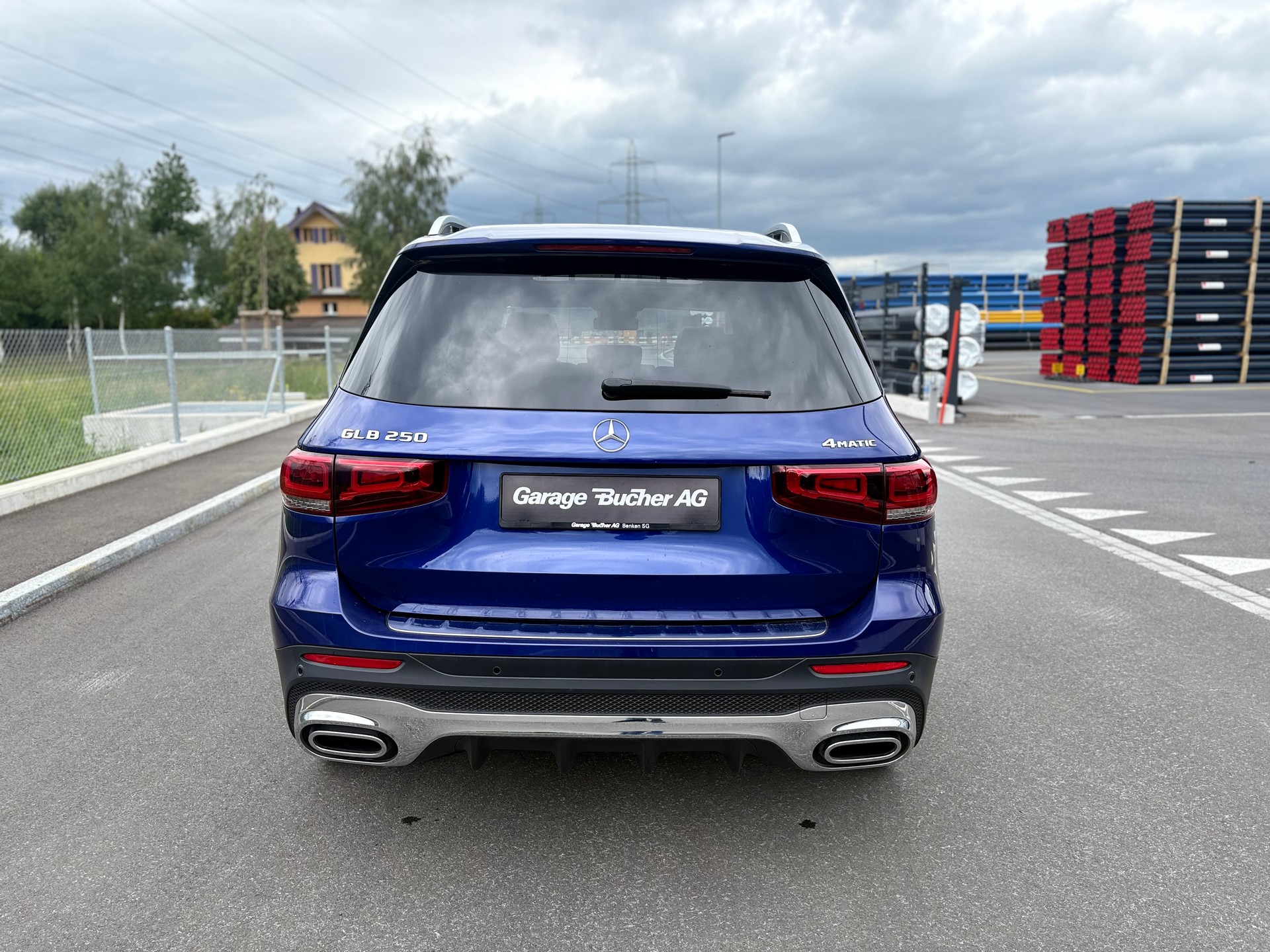 MERCEDES-BENZ GLB 250 4Matic AMG Line 8G-Tronic-image-4