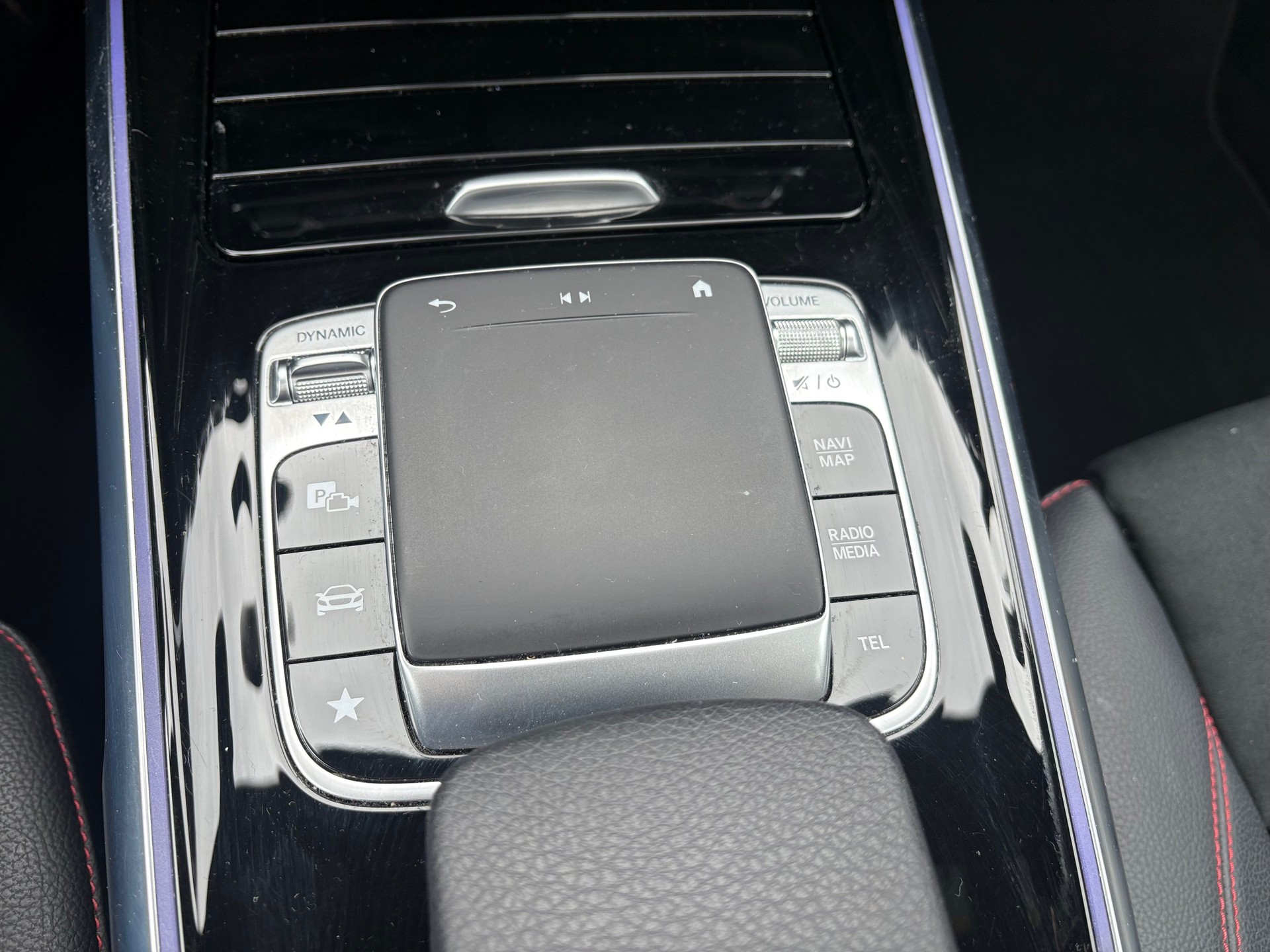 MERCEDES-BENZ GLB 250 4Matic AMG Line 8G-Tronic-image-16