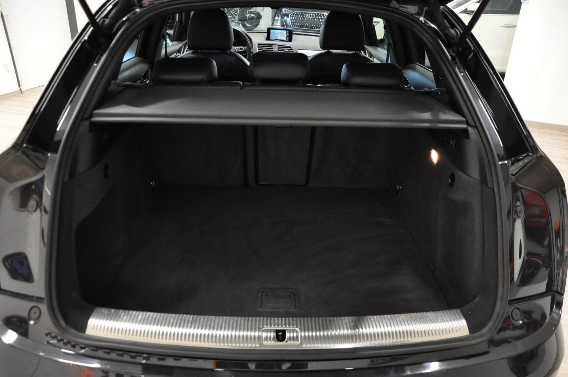 AUDI Q3 2.0 TDI quattro S-tronic-image-20