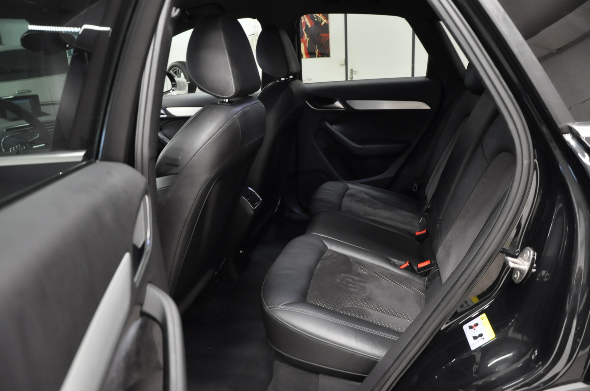 AUDI Q3 2.0 TDI quattro S-tronic-image-16