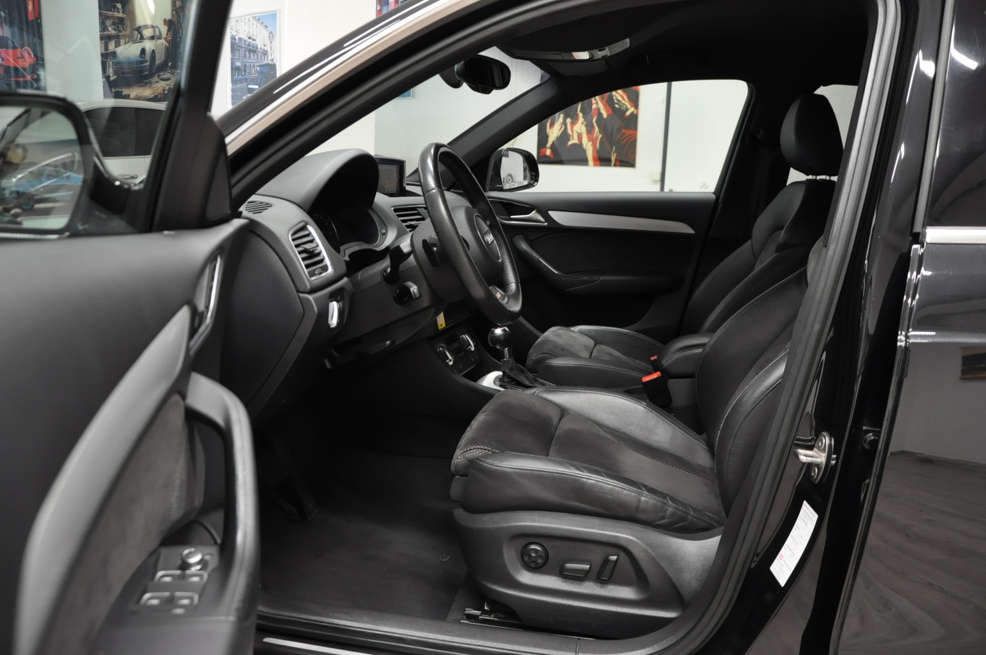 AUDI Q3 2.0 TDI quattro S-tronic-image-9
