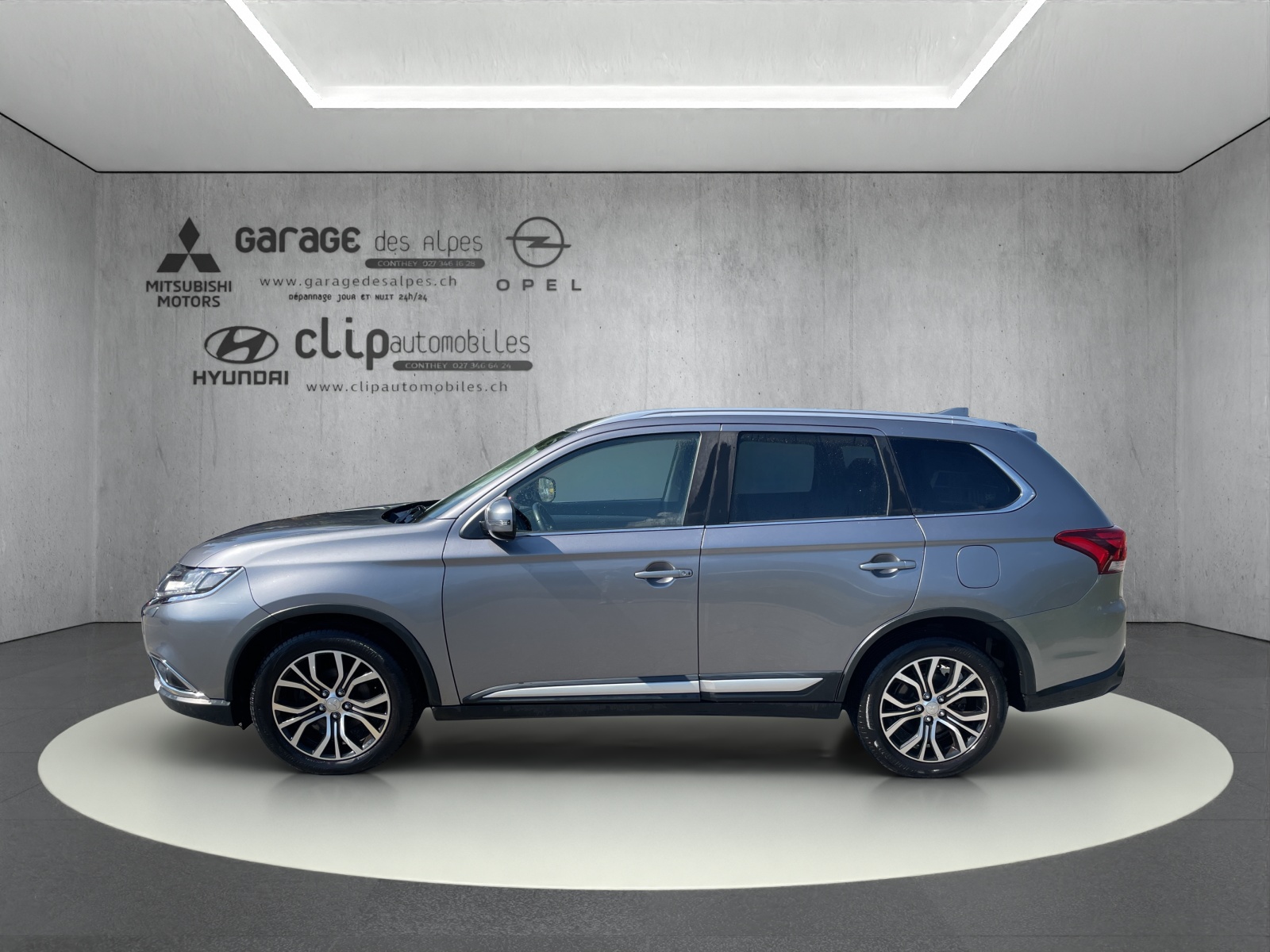 MITSUBISHI Outlander 2.2 DID Style-showroom-element-2