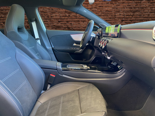 MERCEDES-BENZ A 250 4Matic 8G-DCT-image-12