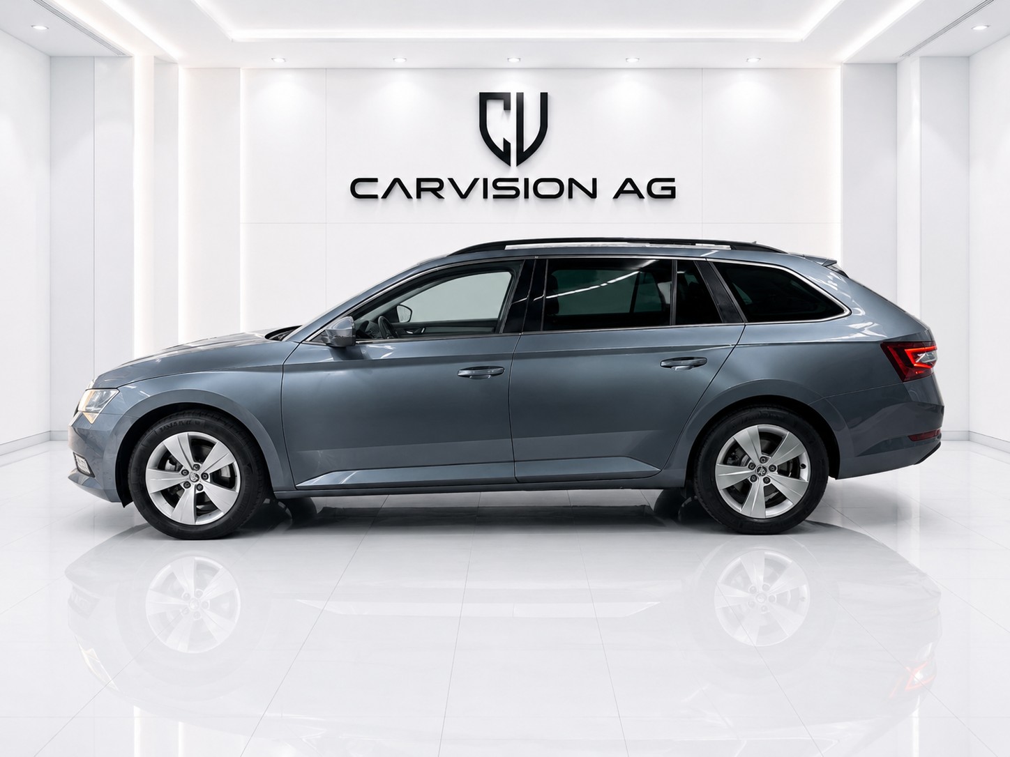 SKODA Superb Combi 2.0 TDi Ambition-image-3