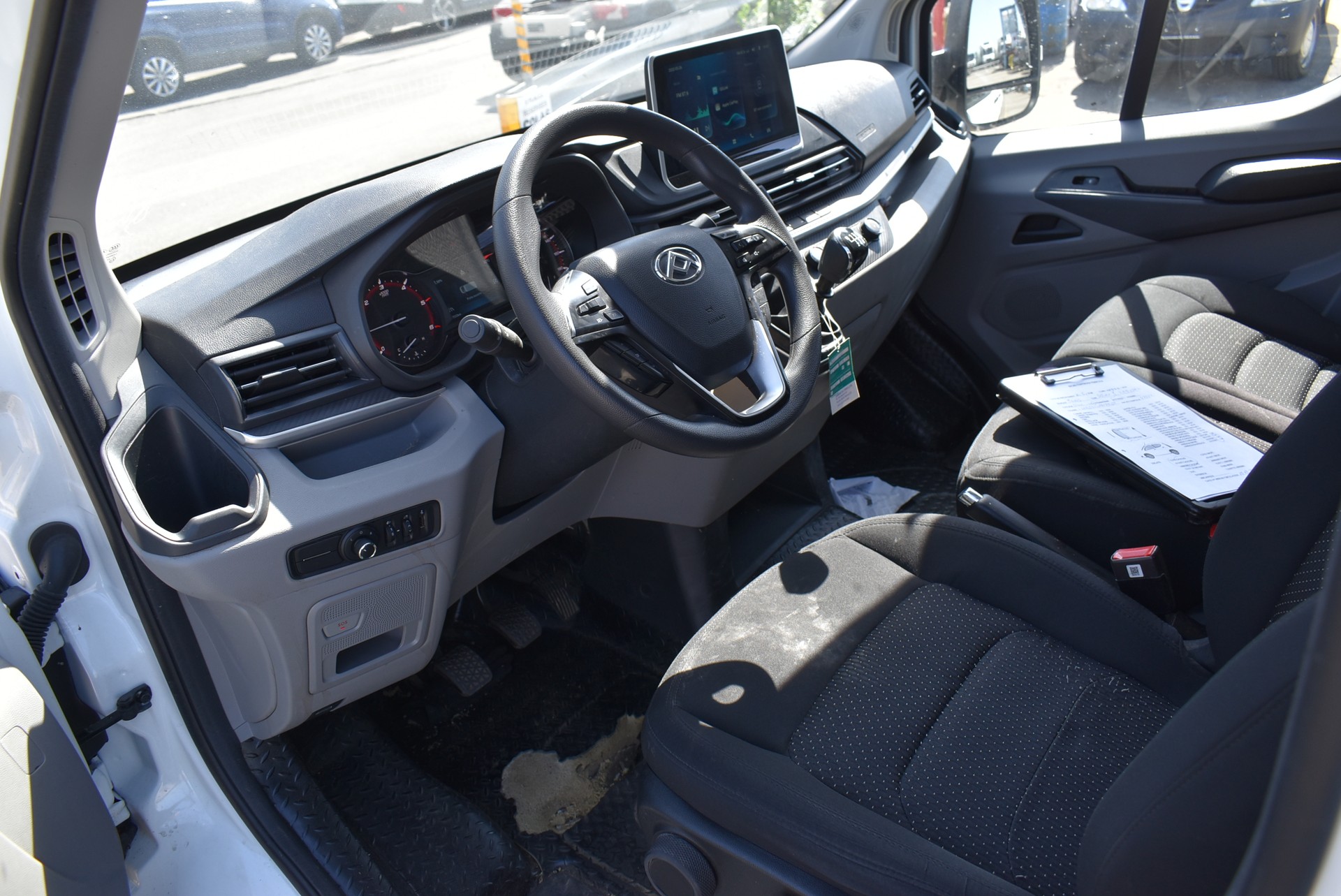 MAXUS Deliver 9 2.0D L3H2 FWD Base-image-2