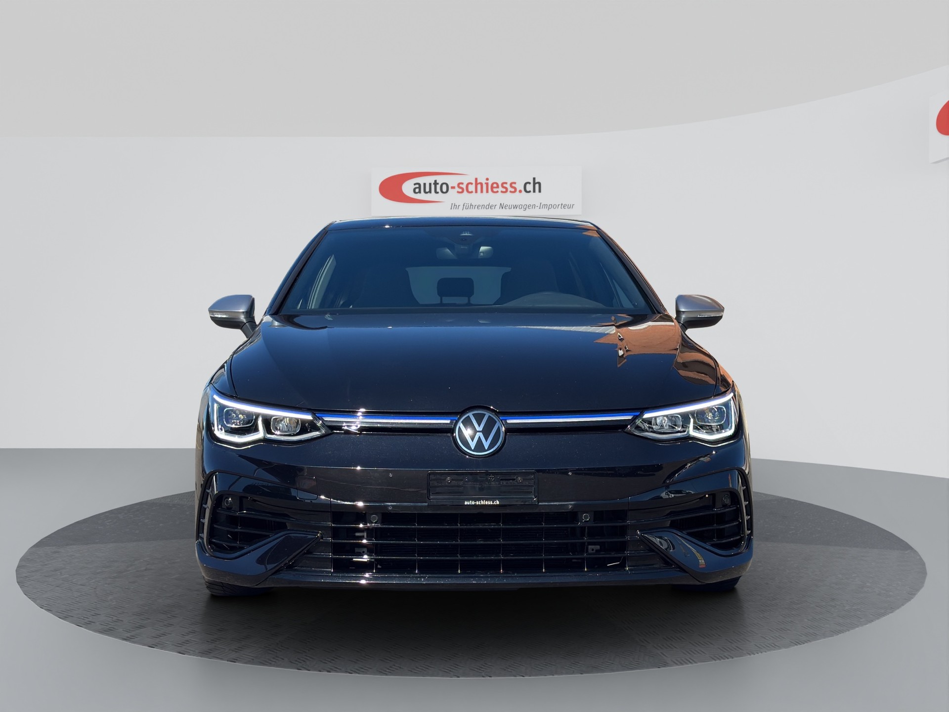 VW Golf 2.0 TSI R DSG 4Motion-showroom-element-1