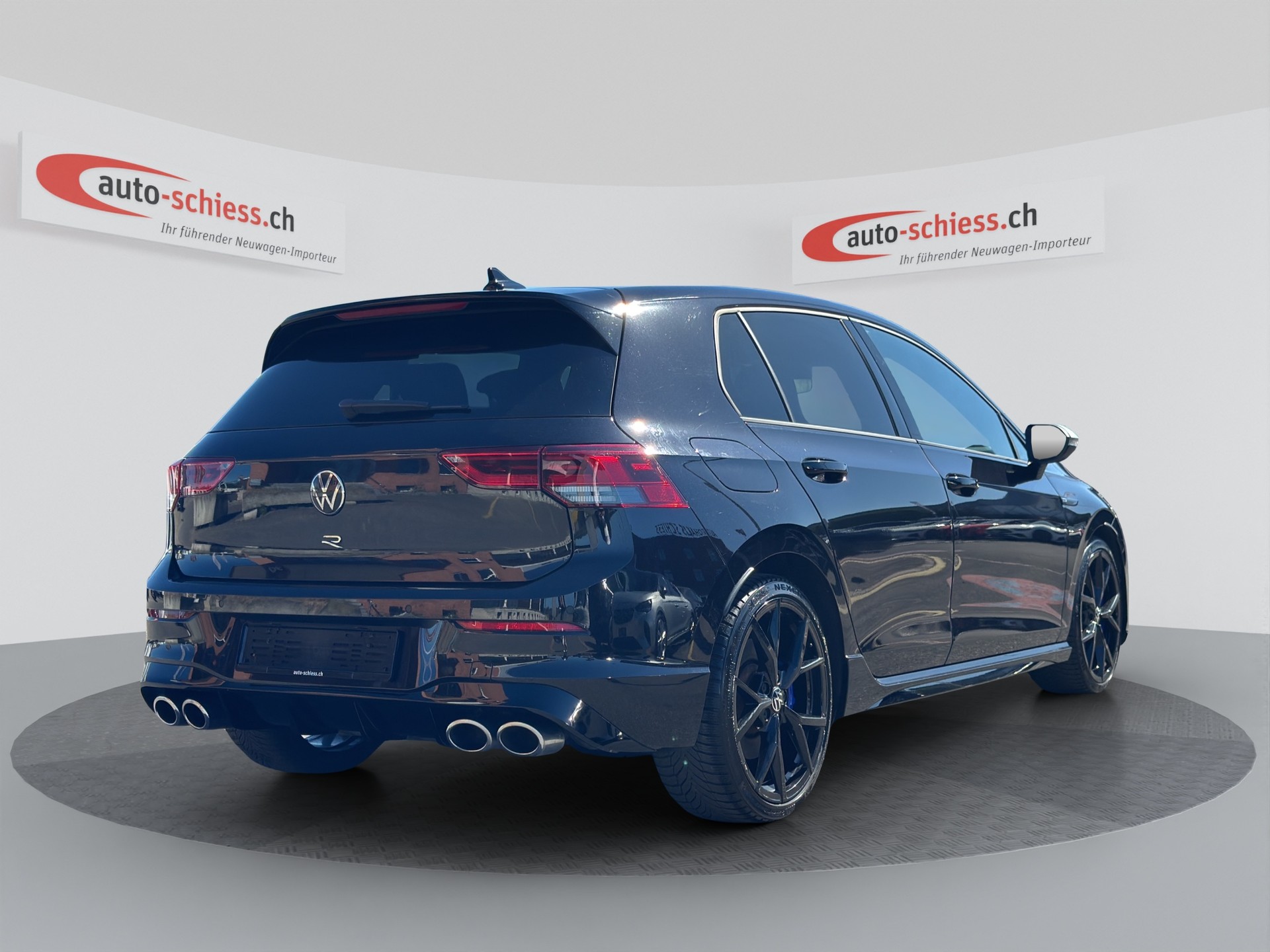 VW Golf 2.0 TSI R DSG 4Motion-image-4