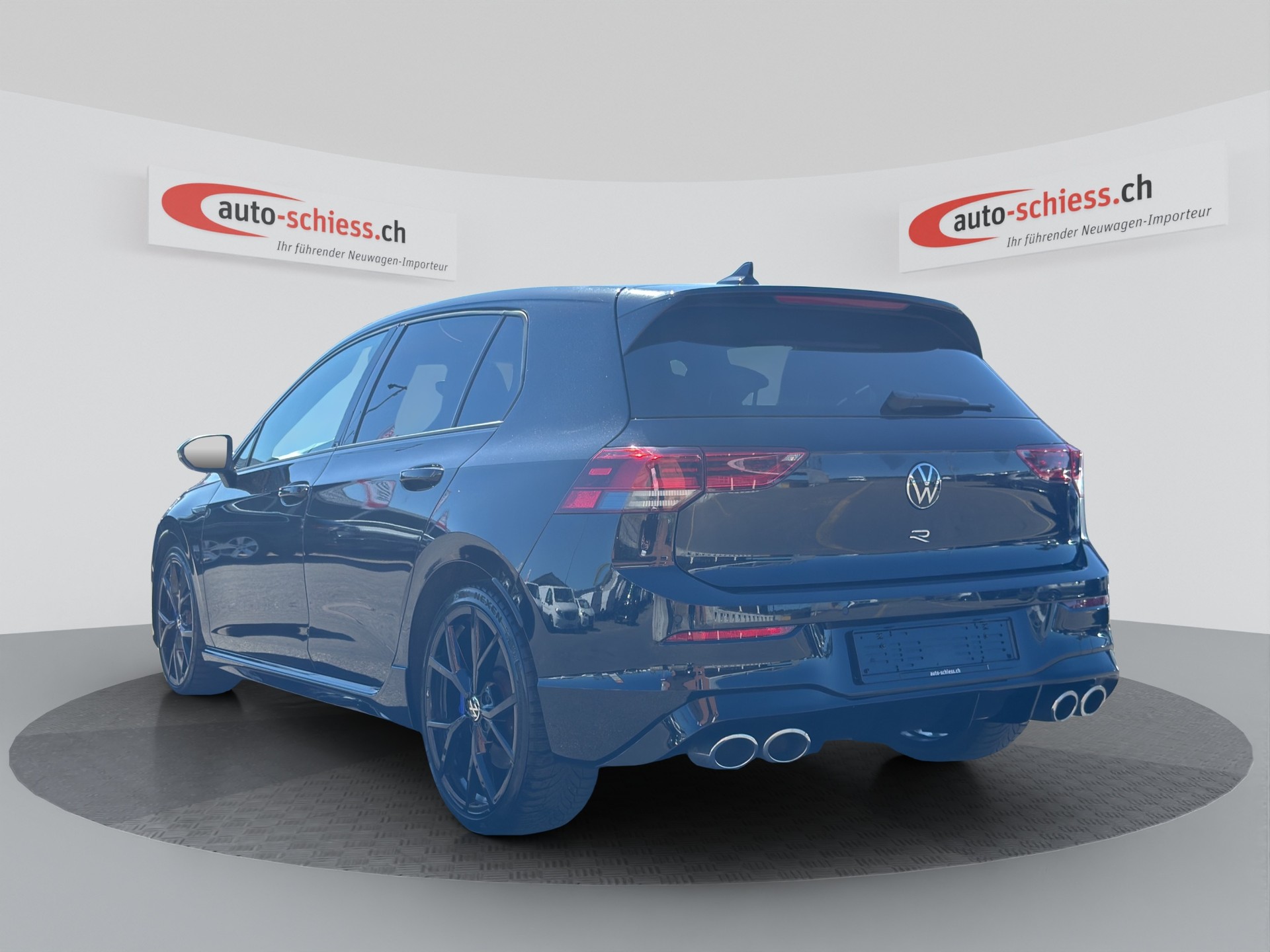 VW Golf 2.0 TSI R DSG 4Motion-showroom-element-2