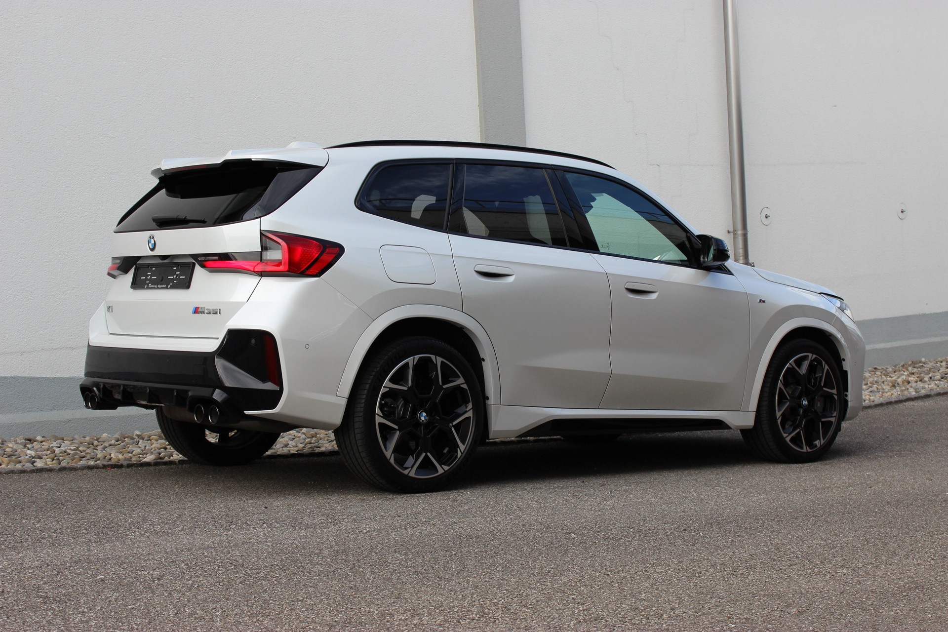 BMW X1 xDrive M35i *1.9%-LEASINGAKTION*-image-2
