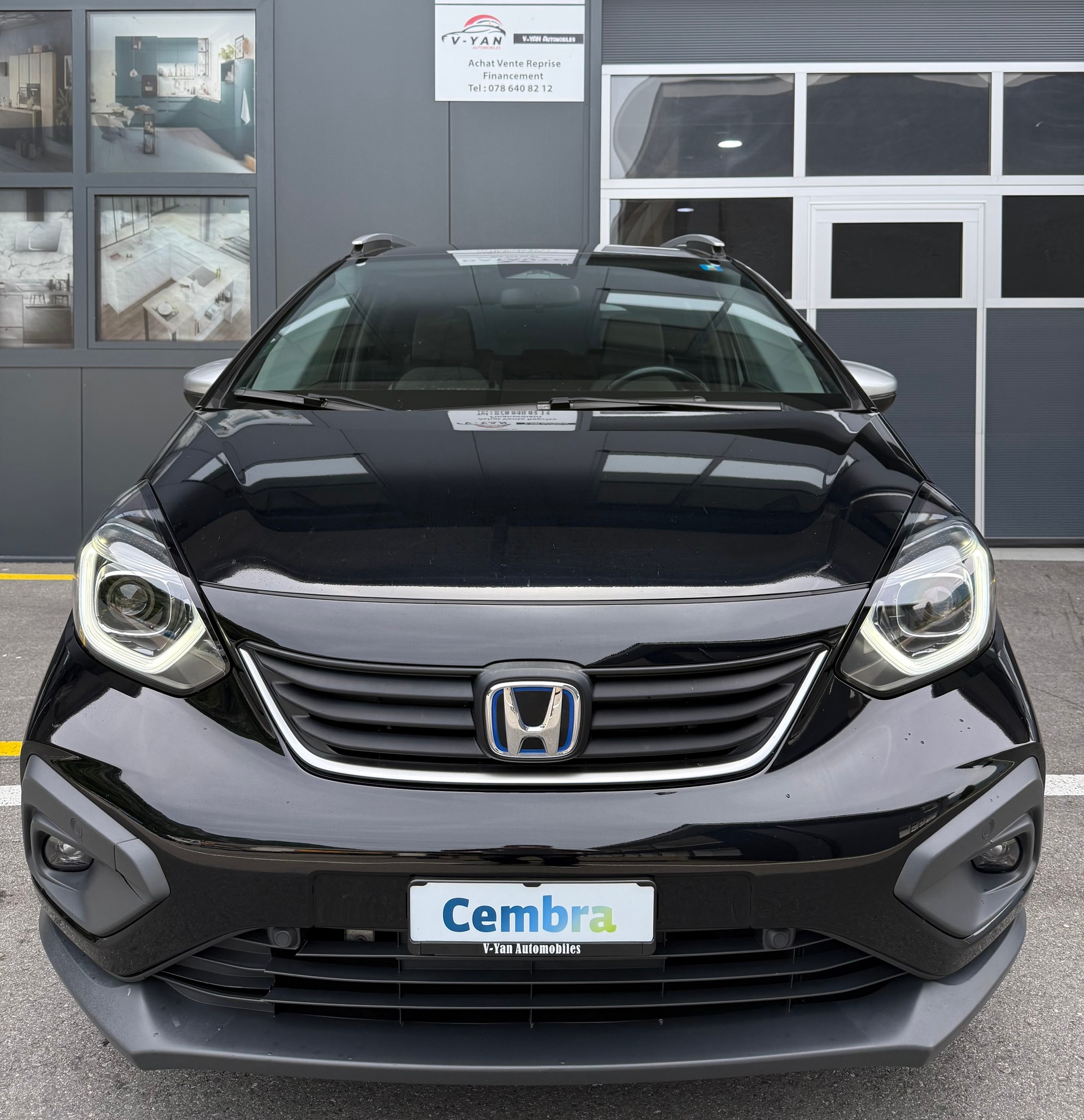 HONDA Jazz 1.5i-MMD Crosstar Executive E-CVT-image-3