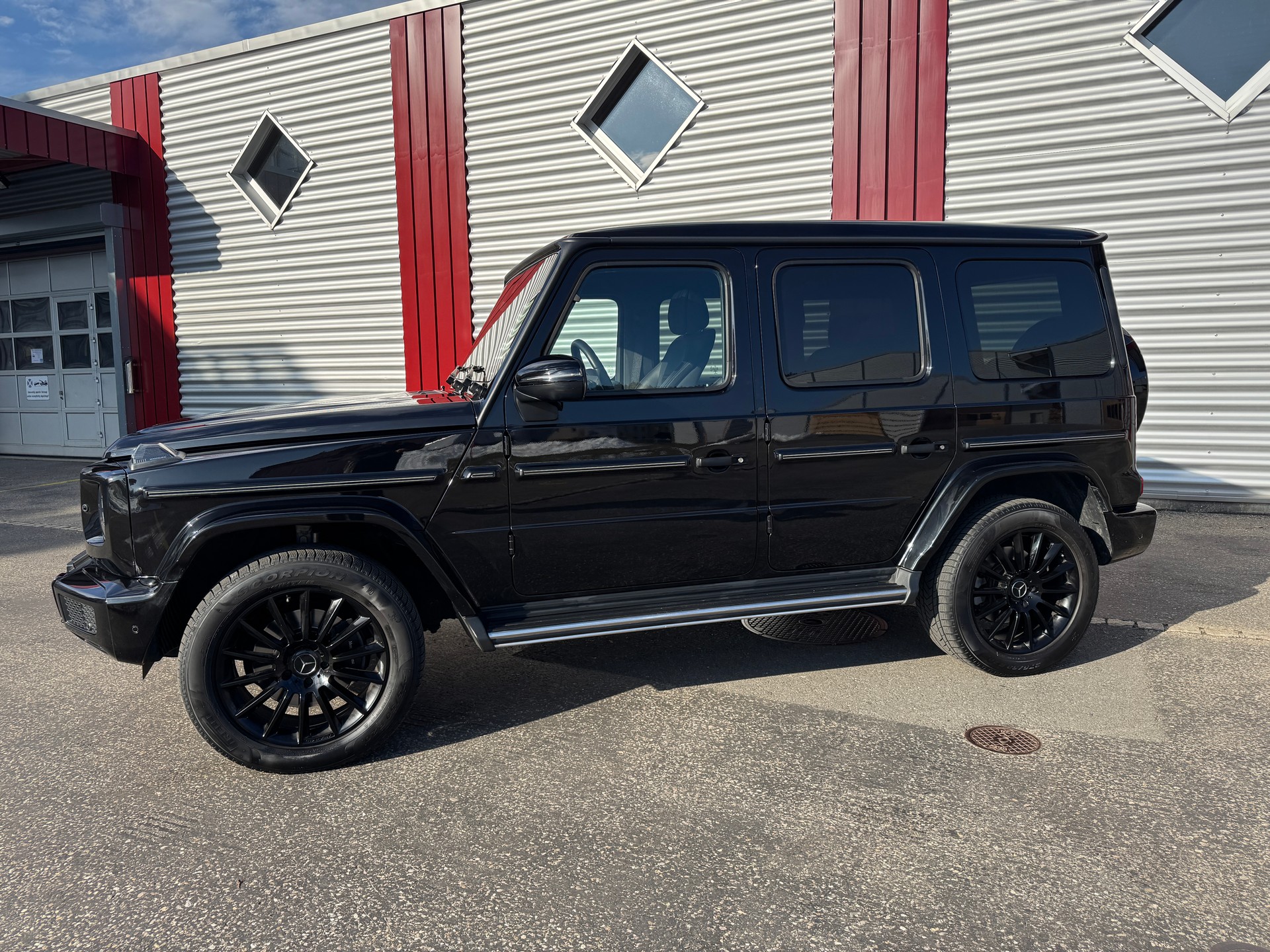 MERCEDES-BENZ G 350 d AMG Line 9G-Tronic-image-1