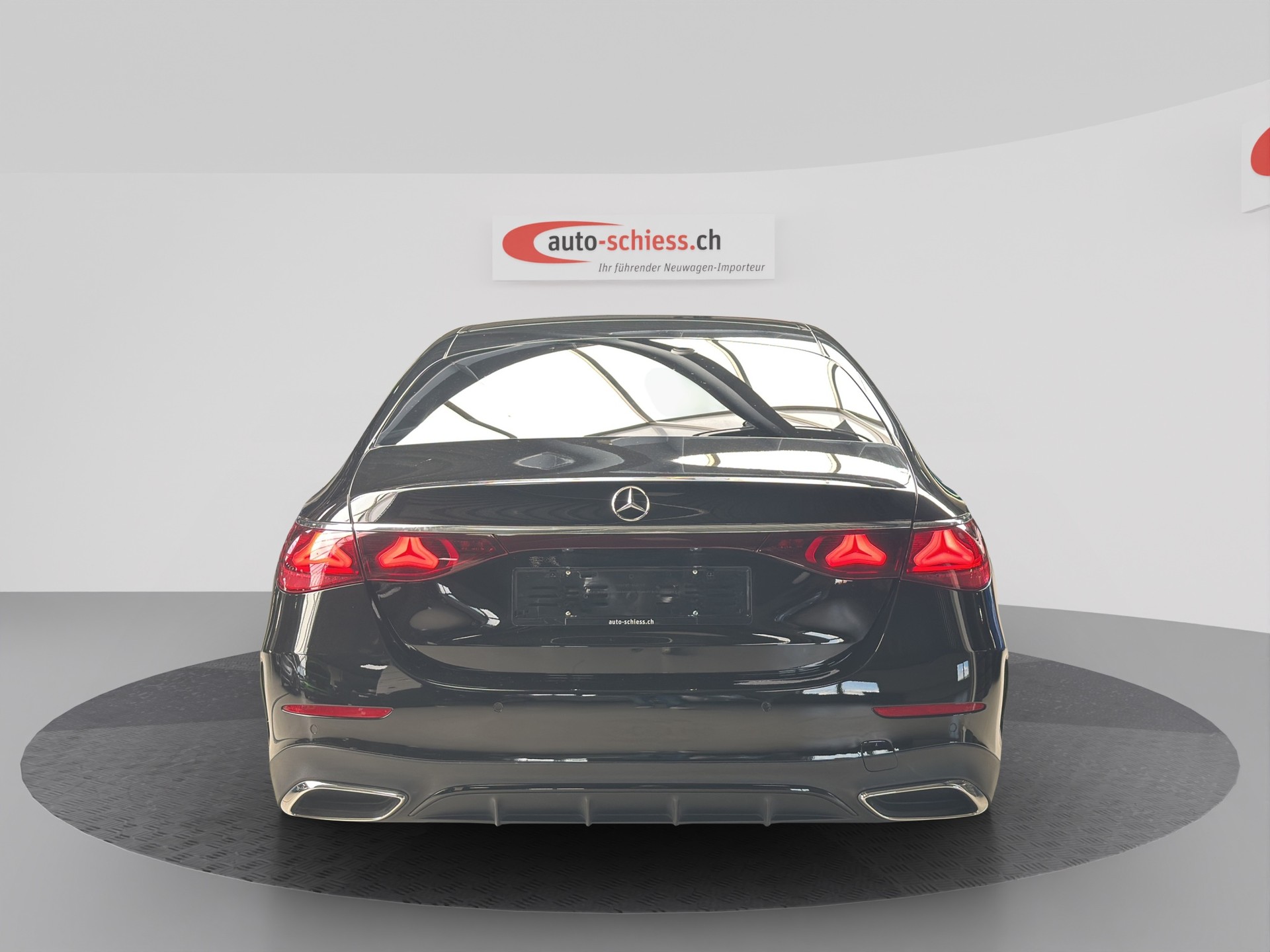 MERCEDES-BENZ E 220 d AMG Line Night-image-3