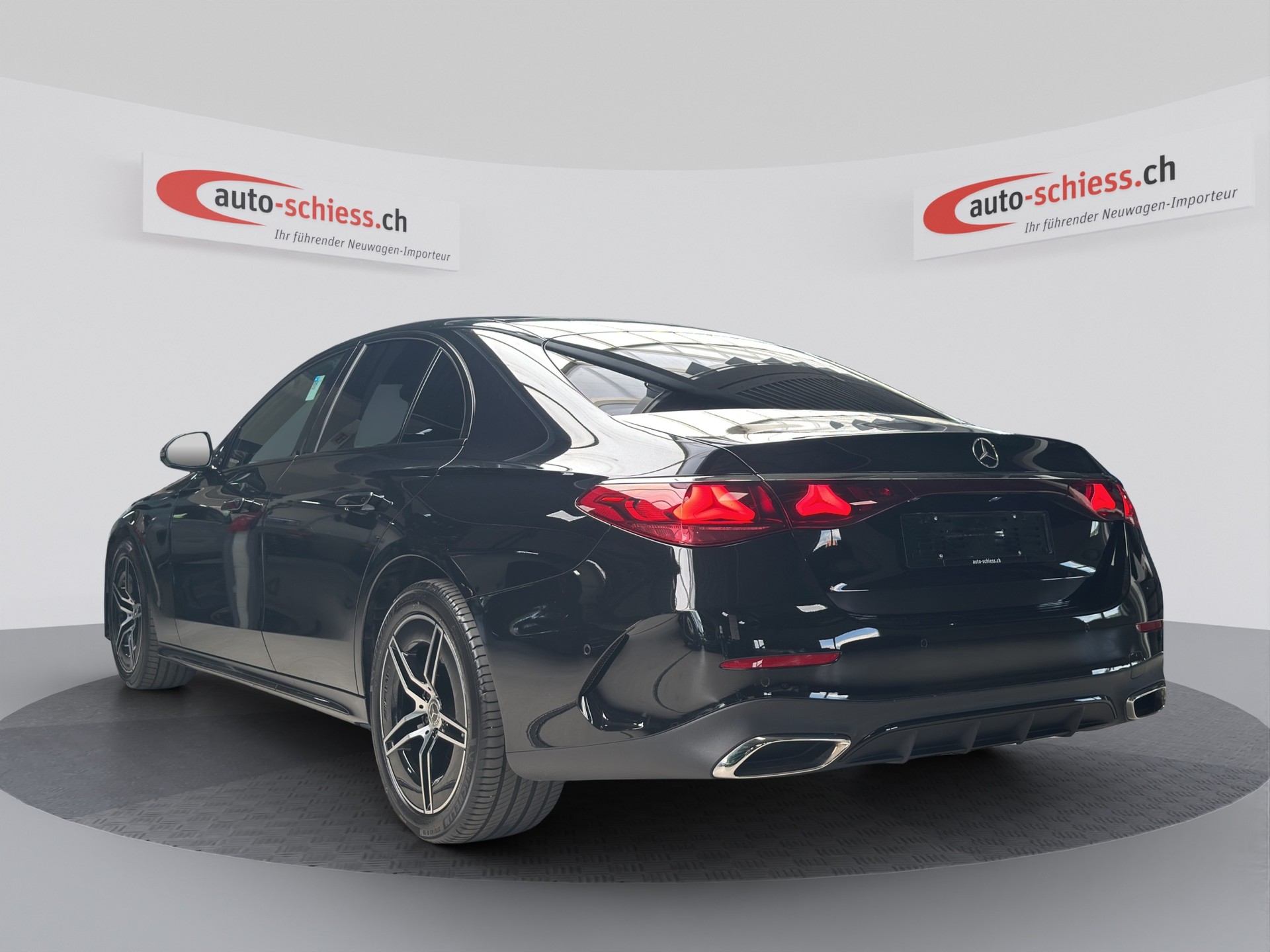 MERCEDES-BENZ E 220 d AMG Line Night-image-2