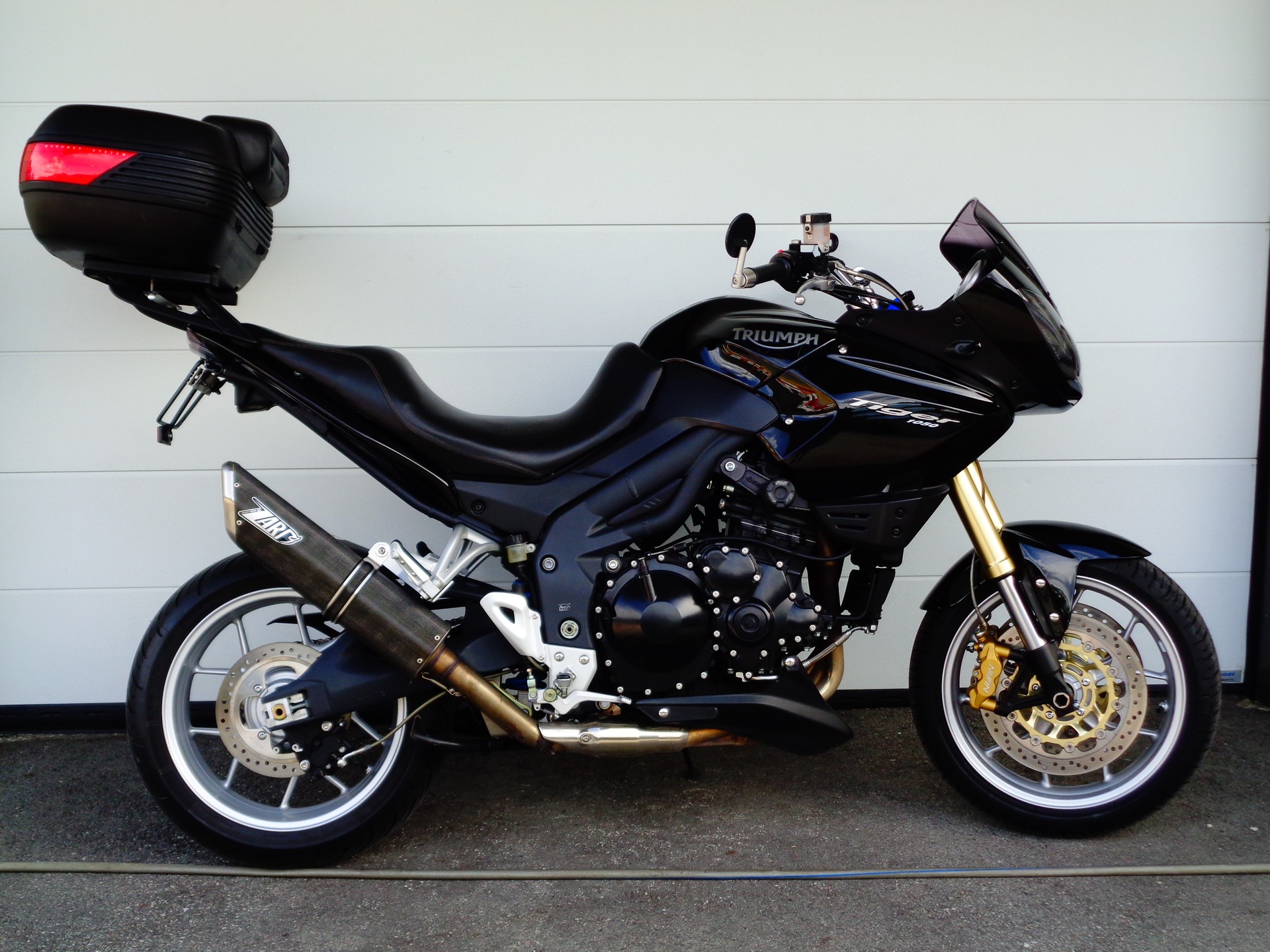TRIUMPH Tiger 1050-showroom-element-2