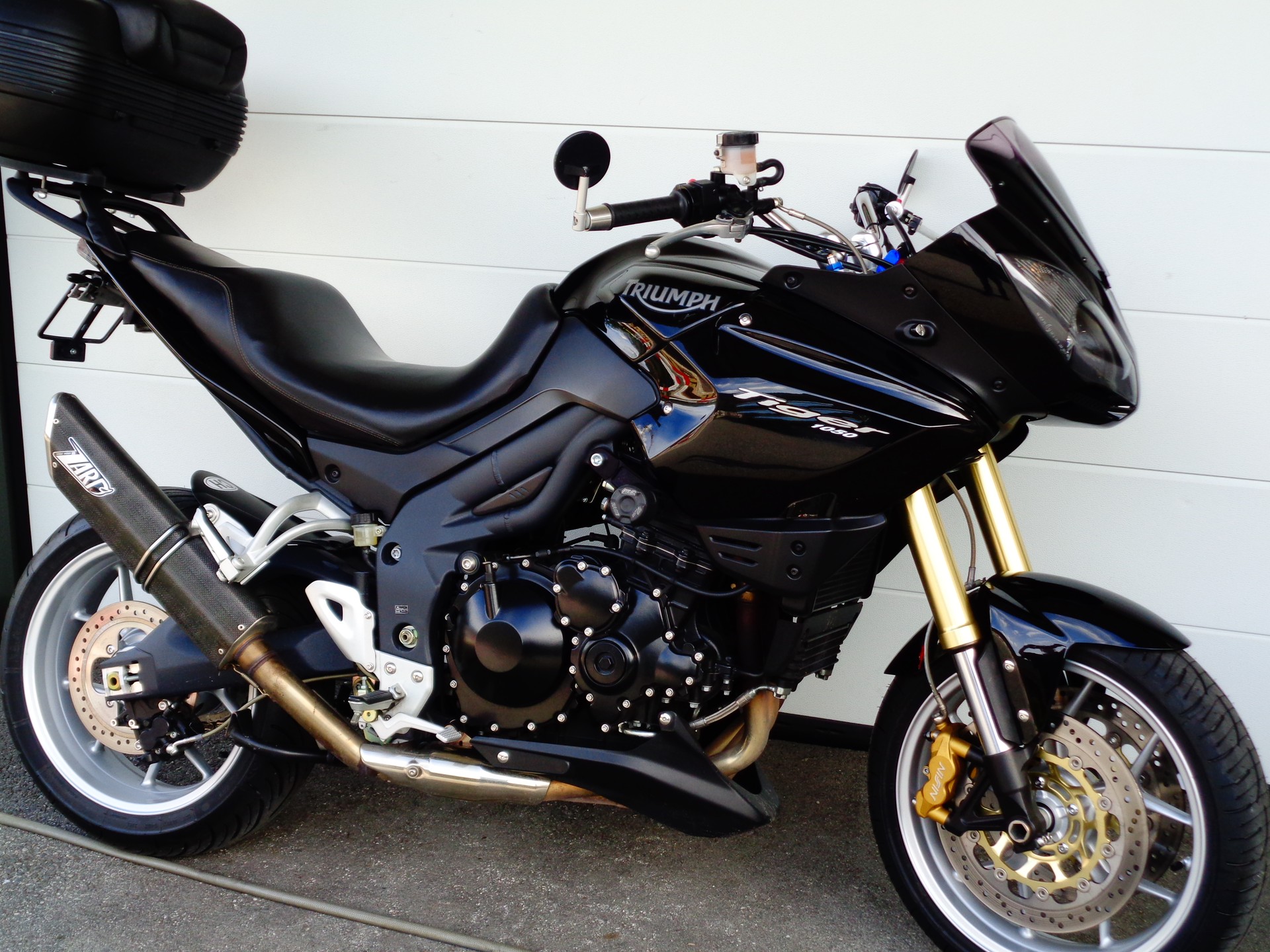 TRIUMPH Tiger 1050