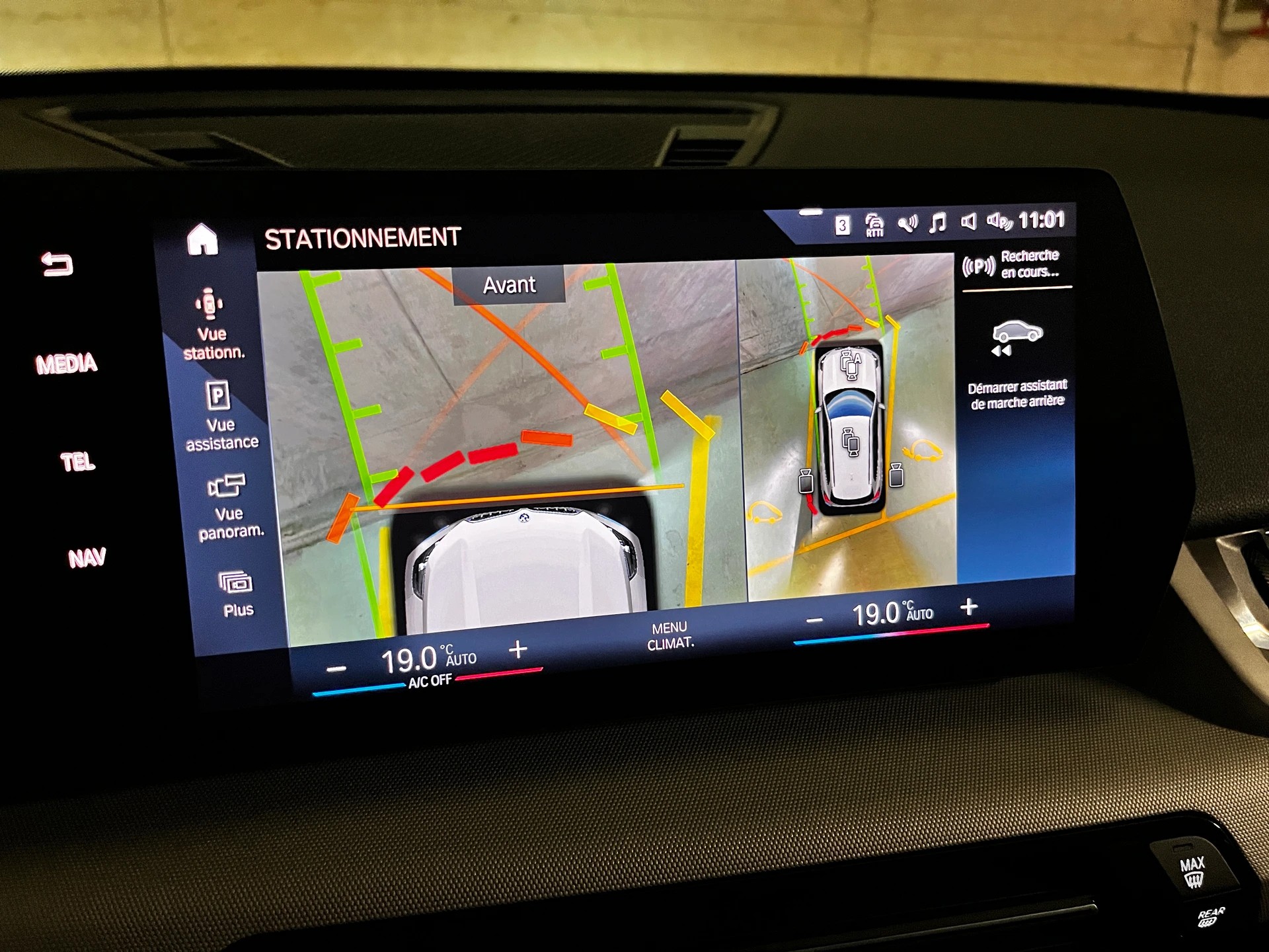BMW iX1 xDrive 30 - Pack Innovation - 4X4 - SOH 100%-image-11