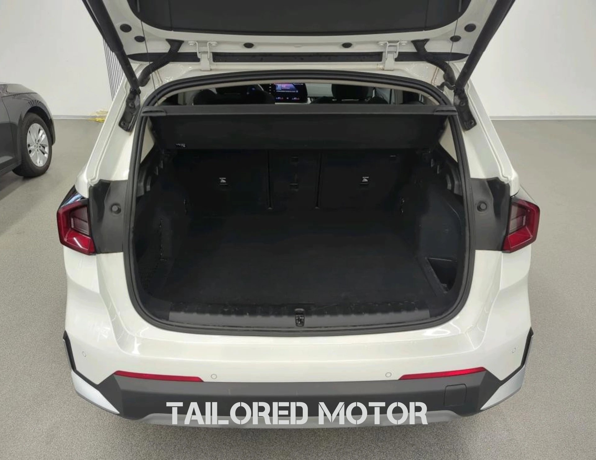 BMW iX1 xDrive 30 - Pack Innovation - 4X4 - SOH 100%-image-14