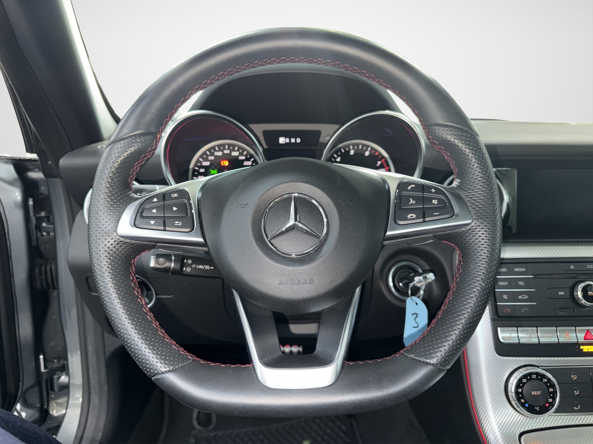MERCEDES-BENZ SLC 300 AMG Line 9G-Tronic-image-9