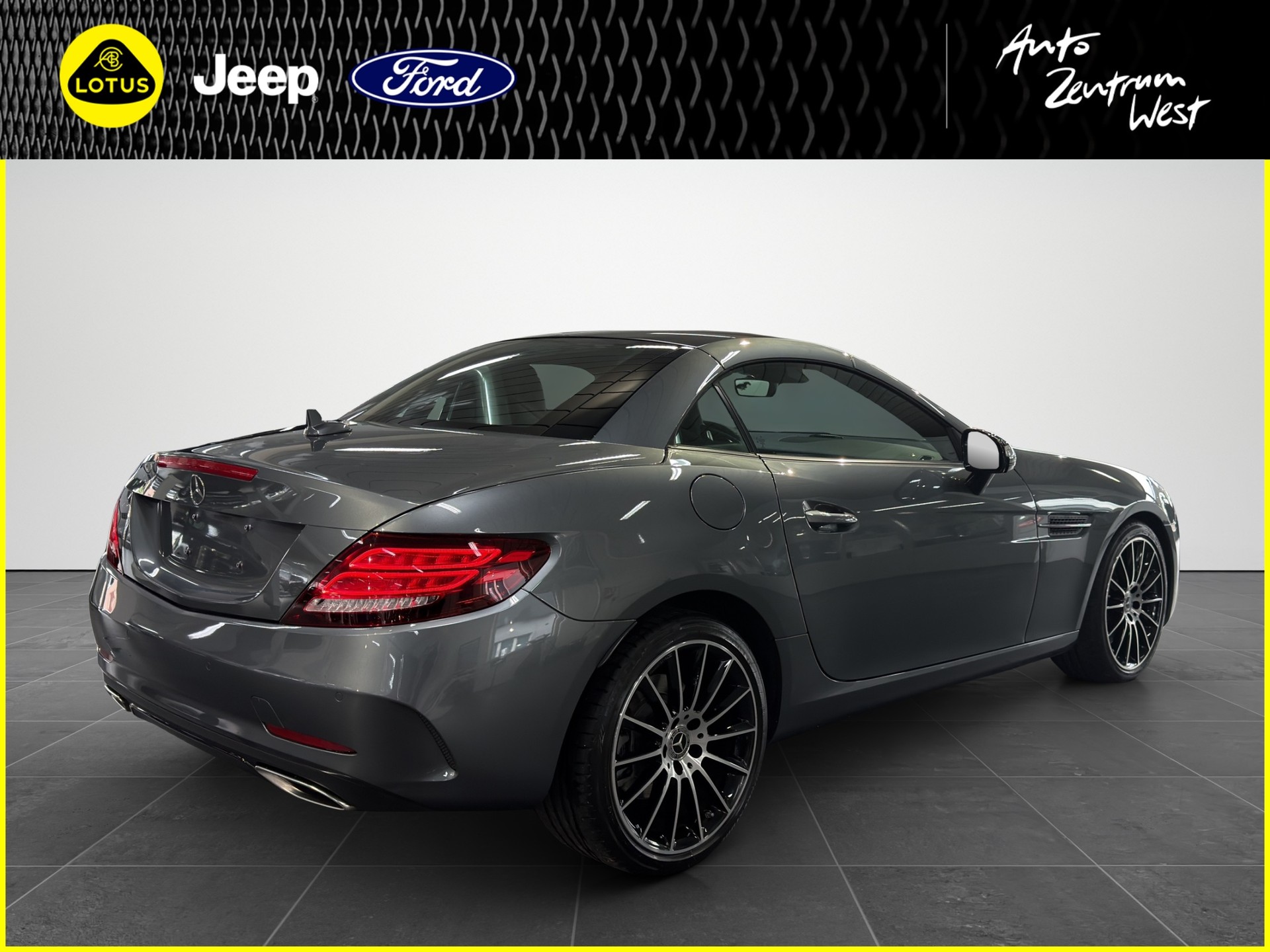 MERCEDES-BENZ SLC 300 AMG Line 9G-Tronic-image-4