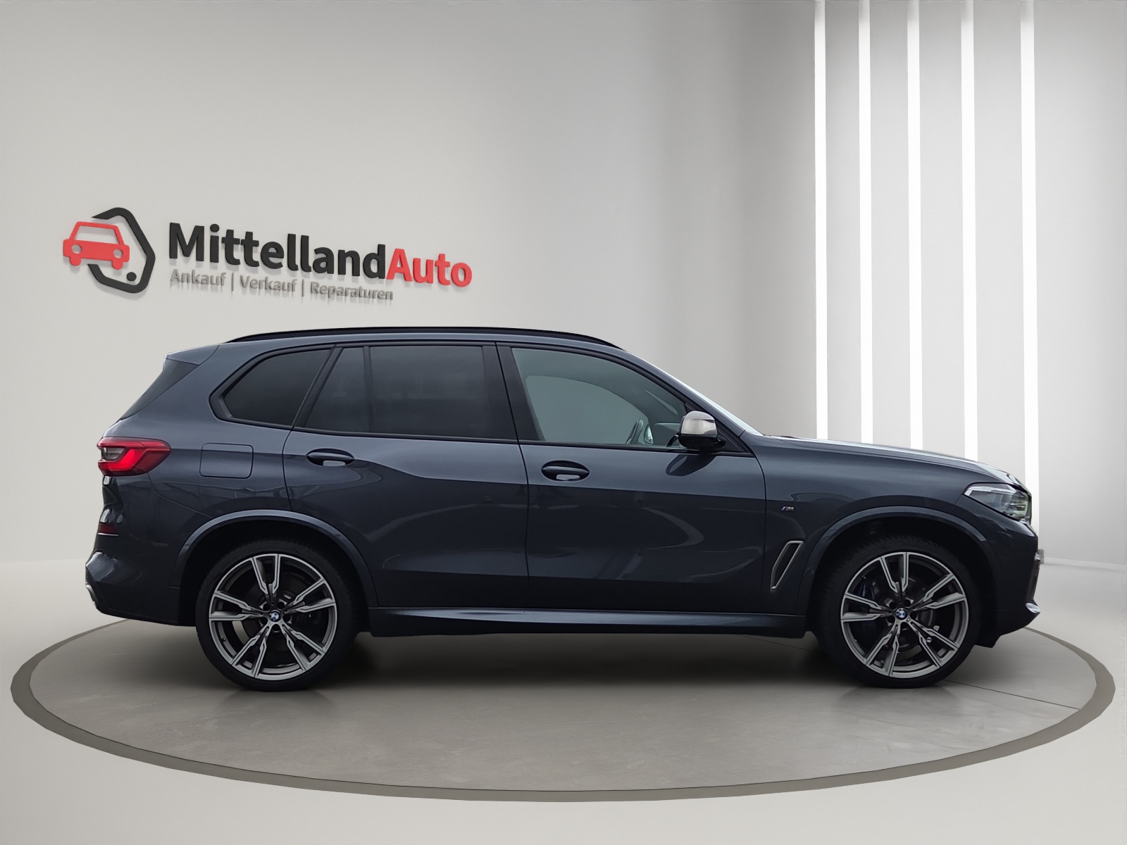 BMW X5 xDrive M50i Steptronic-image-3
