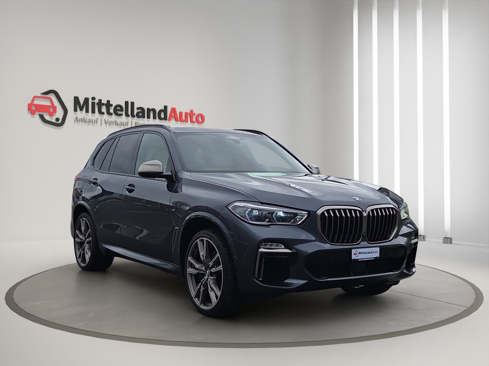 BMW X5 xDrive M50i Steptronic-image-2