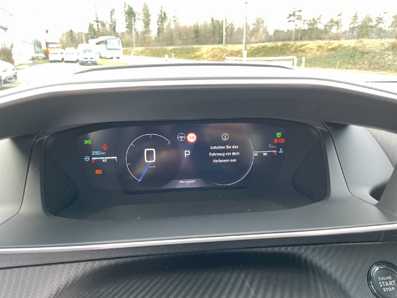 PEUGEOT 2008 1.2 Hybrid 145 GT-image-5