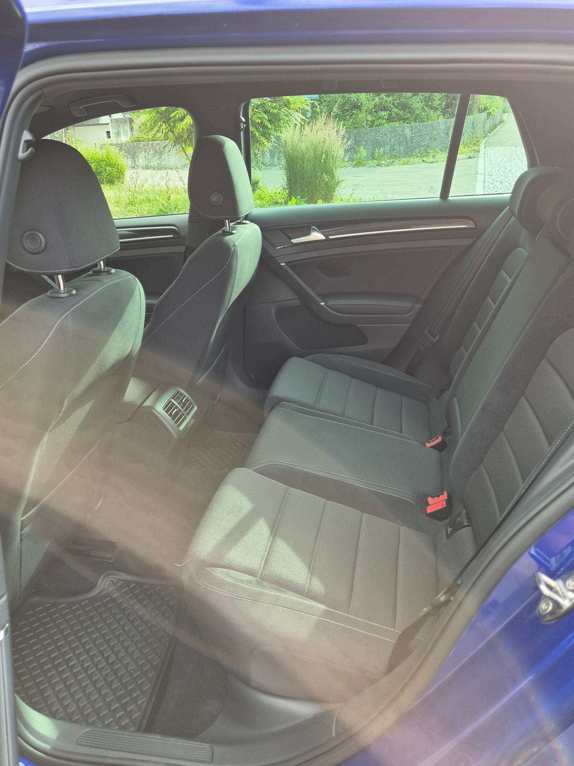 VW 2.0 TSI R 310 DSG 4motion-image-5