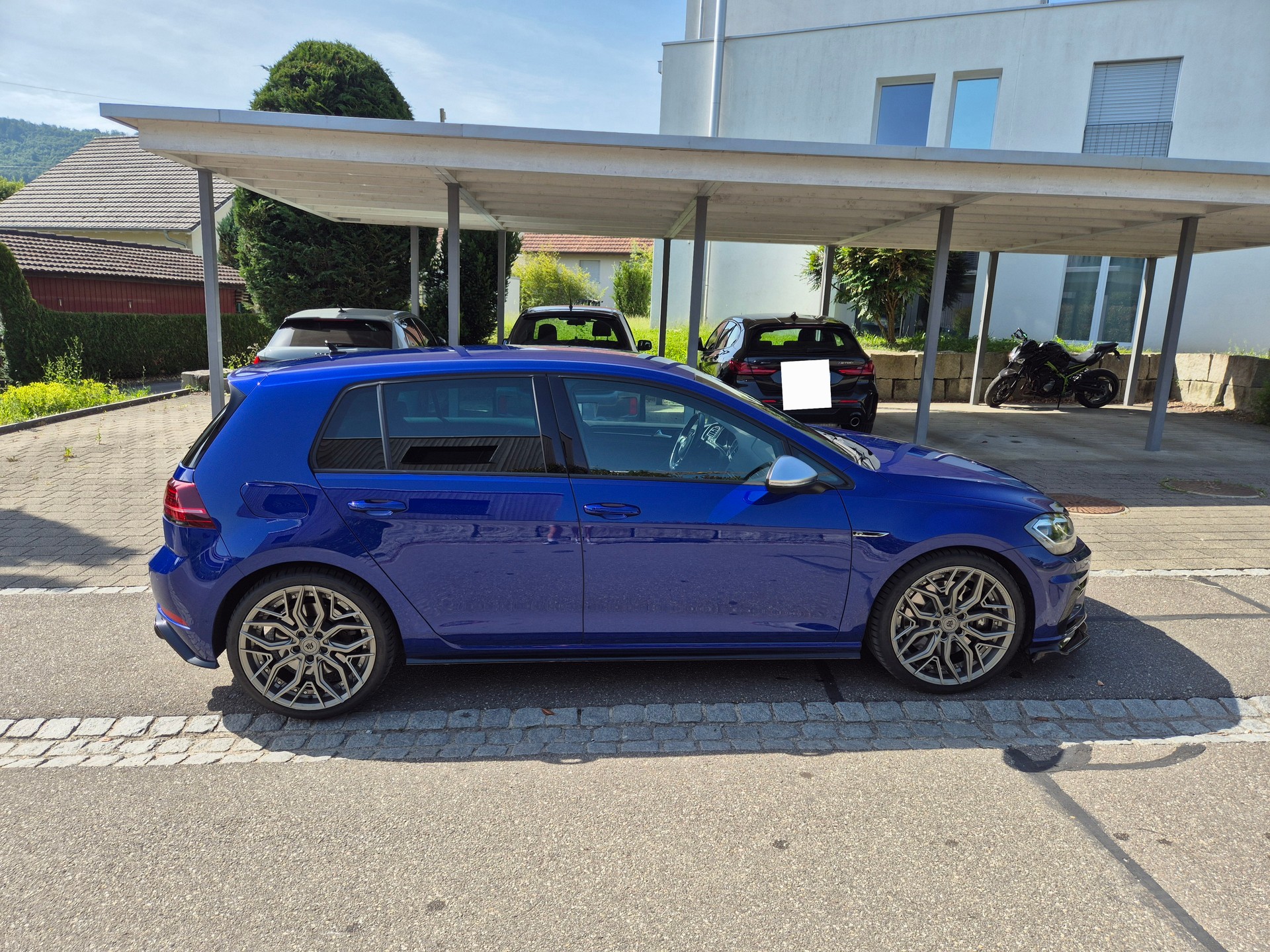 VW 2.0 TSI R 310 DSG 4motion-image-1