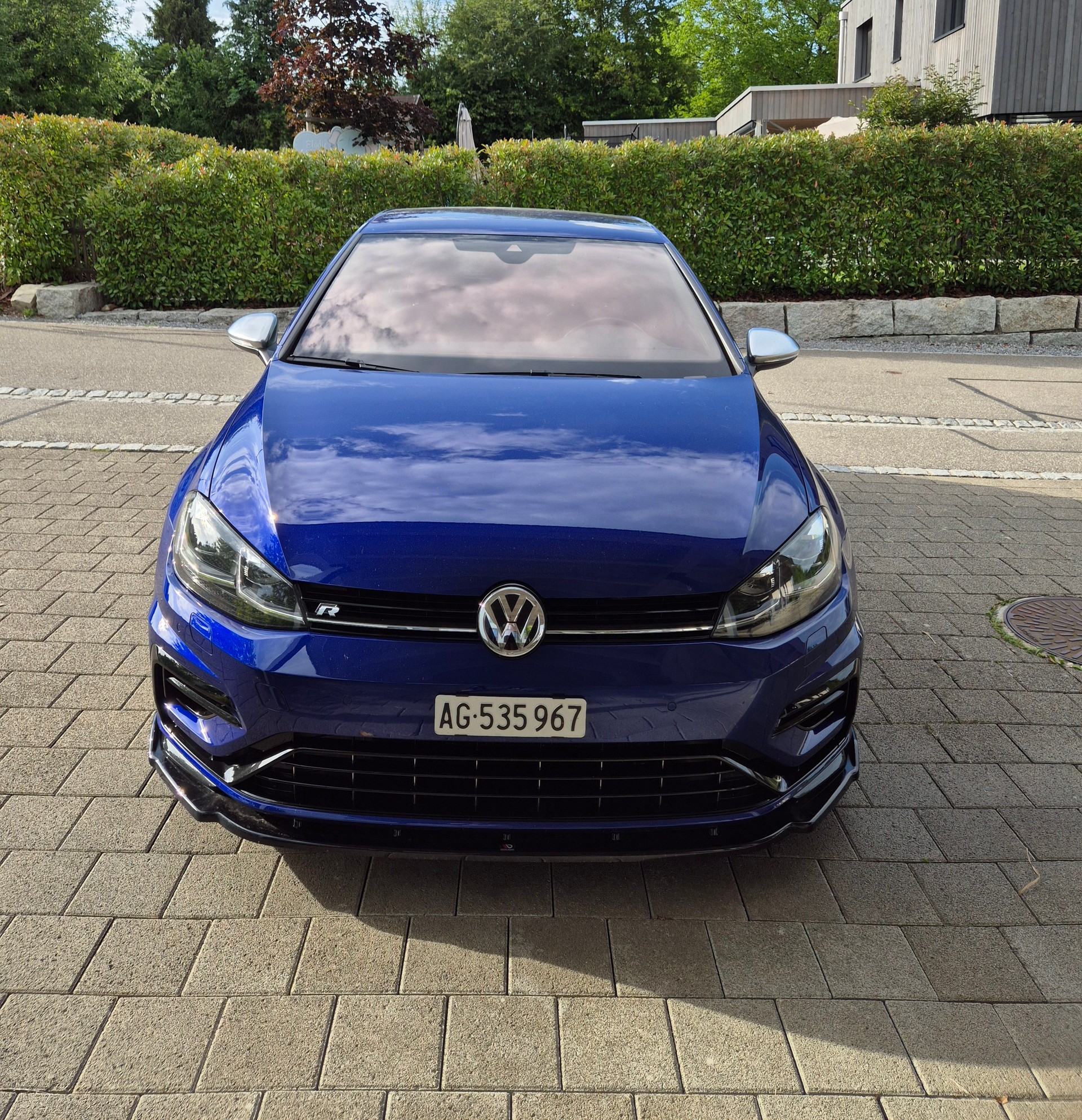 VW 2.0 TSI R 310 DSG 4motion-image-1