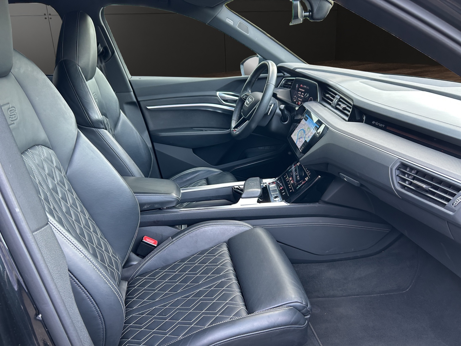 AUDI e-tron S Sportback quattro-image-15