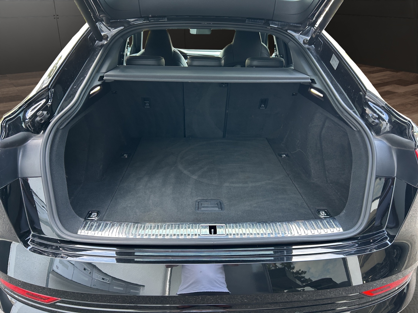 AUDI e-tron S Sportback quattro-image-17
