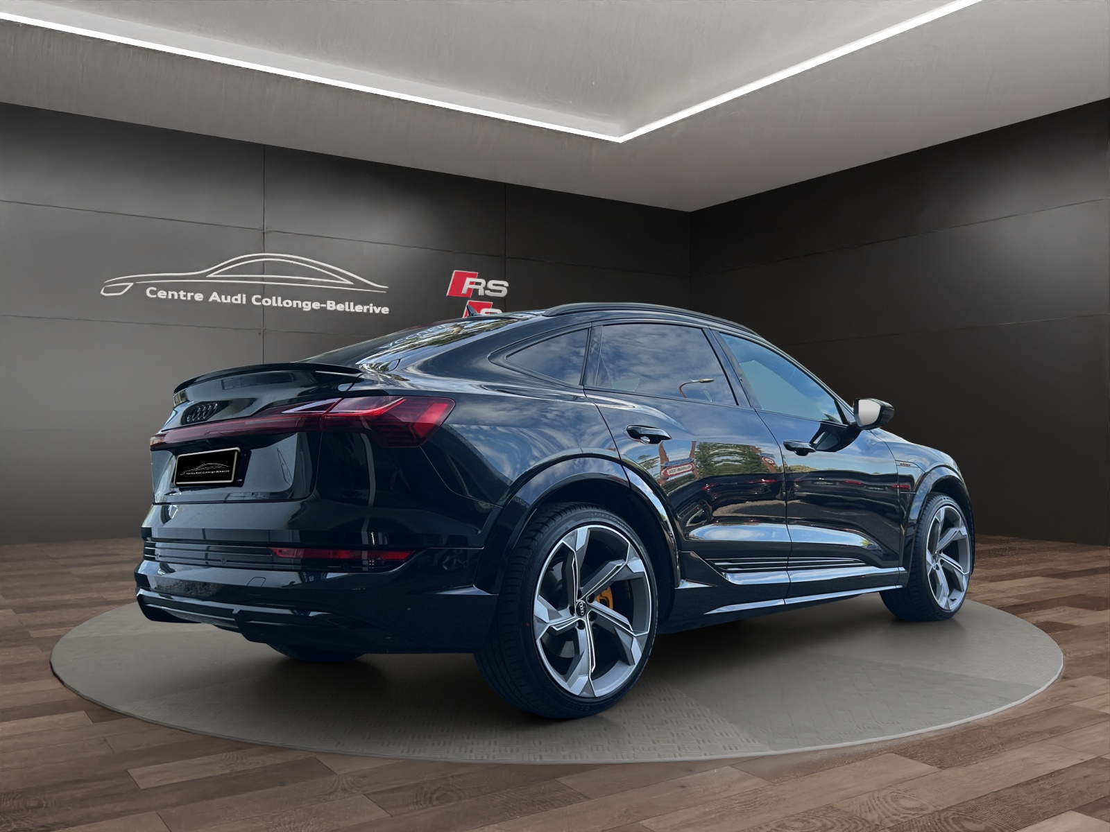AUDI e-tron S Sportback quattro-image-5