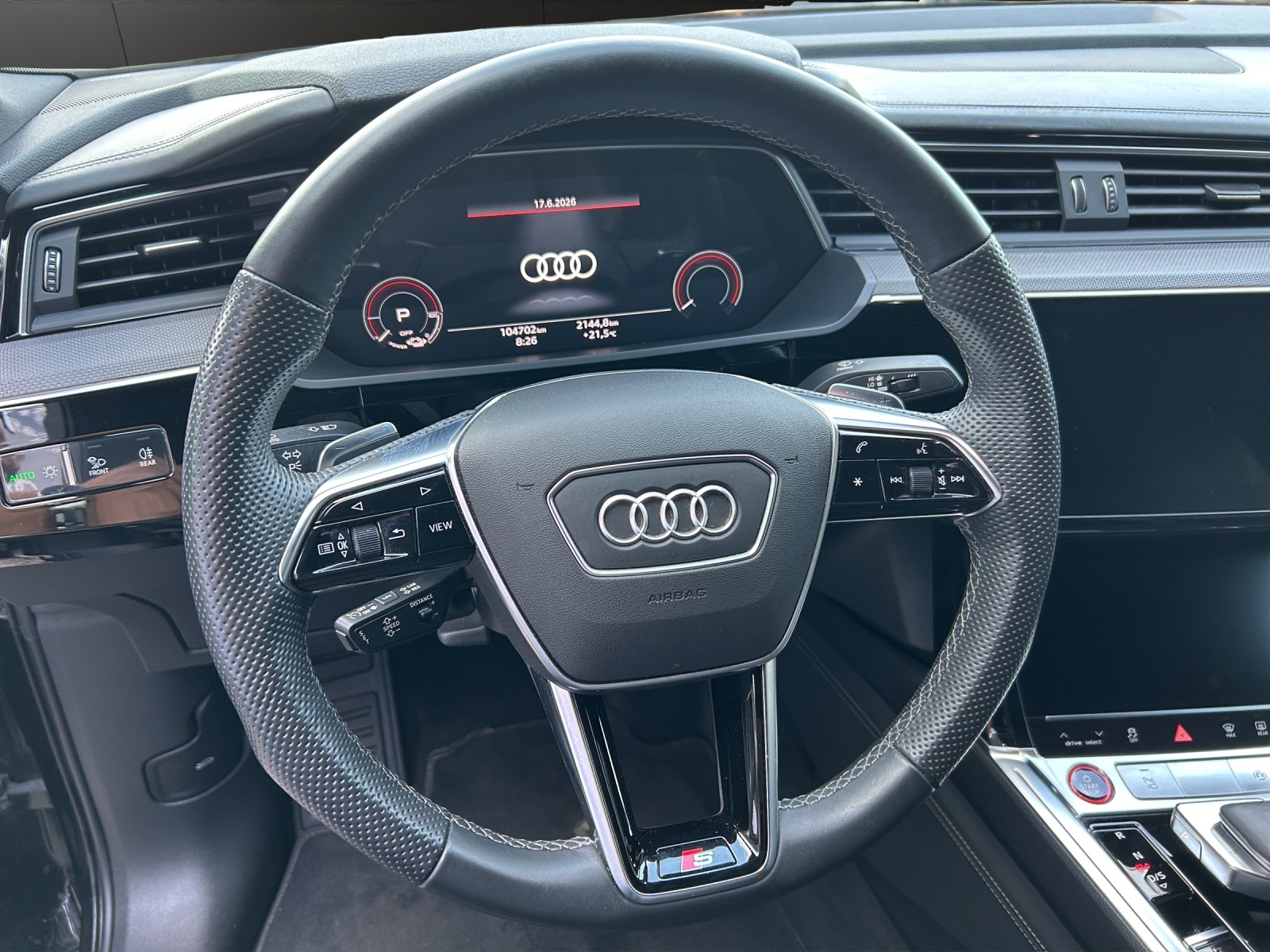 AUDI e-tron S Sportback quattro-image-9