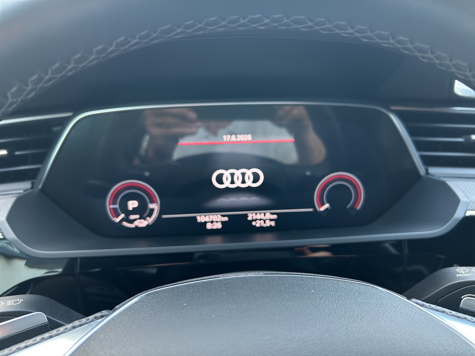 AUDI e-tron S Sportback quattro-image-10