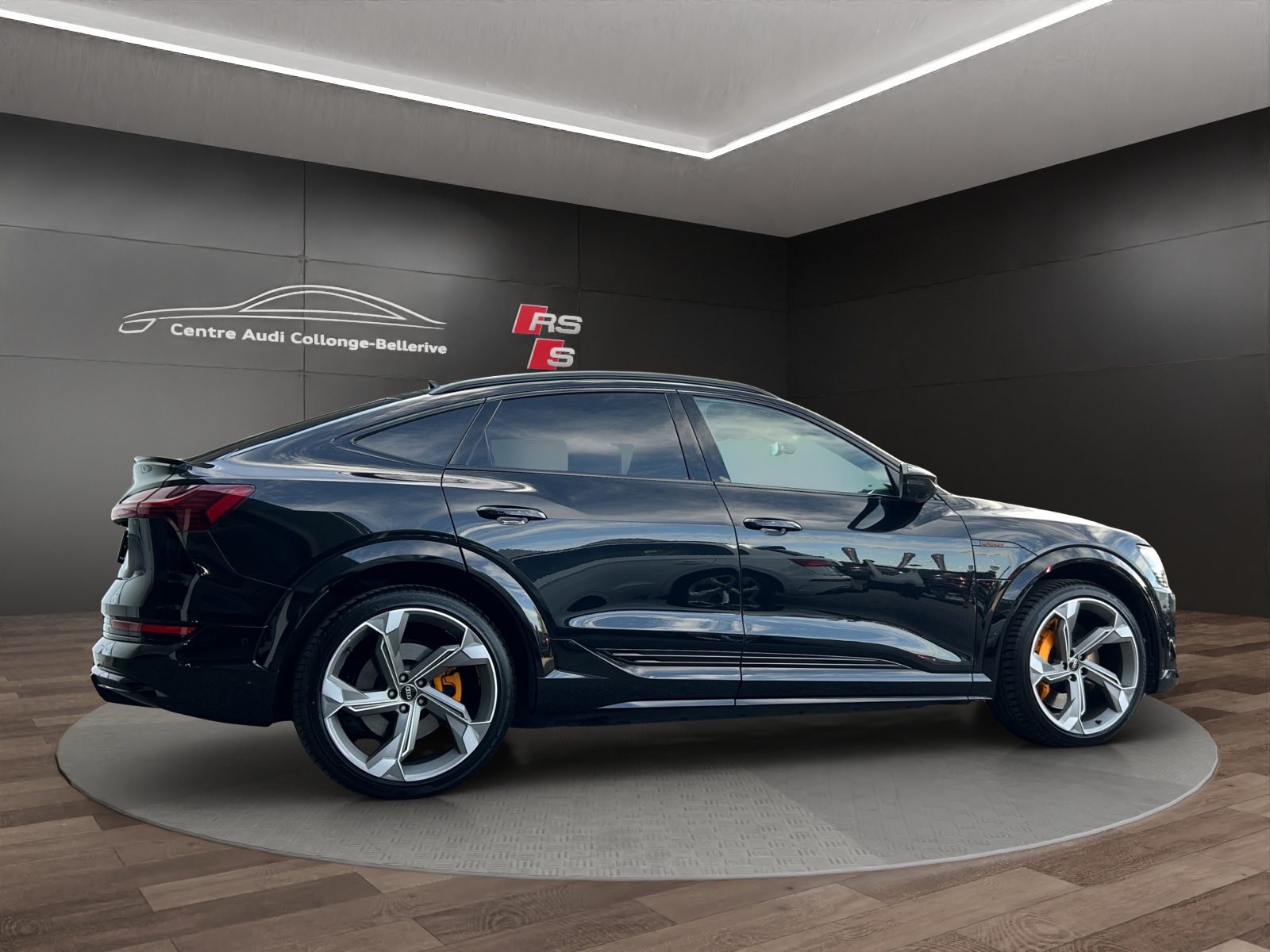 AUDI e-tron S Sportback quattro-image-6