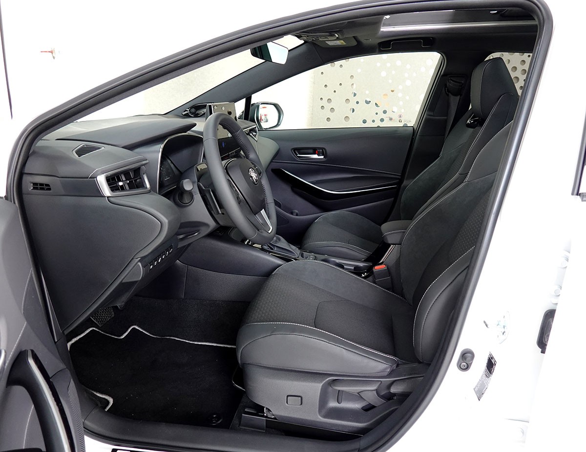 TOYOTA Corolla Touring Sports 2.0 HSD Premium e-CVT, Panorama-image-6