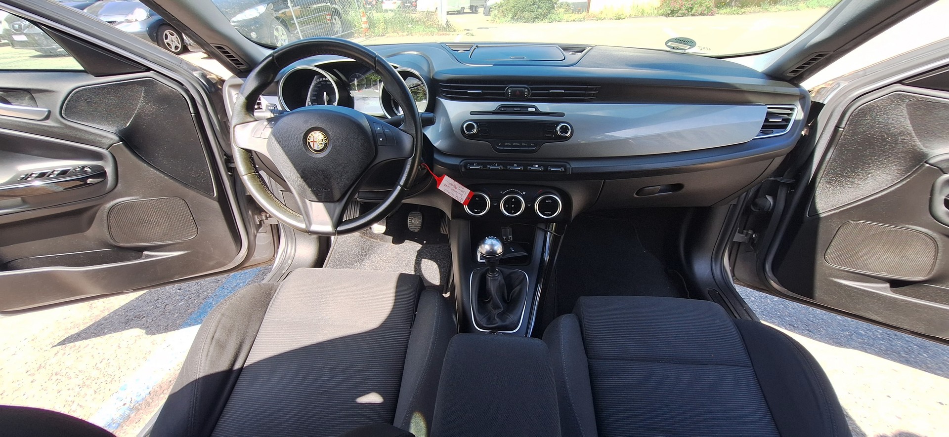 ALFA ROMEO Giulietta 1.6 JTDM Veloce-image-22