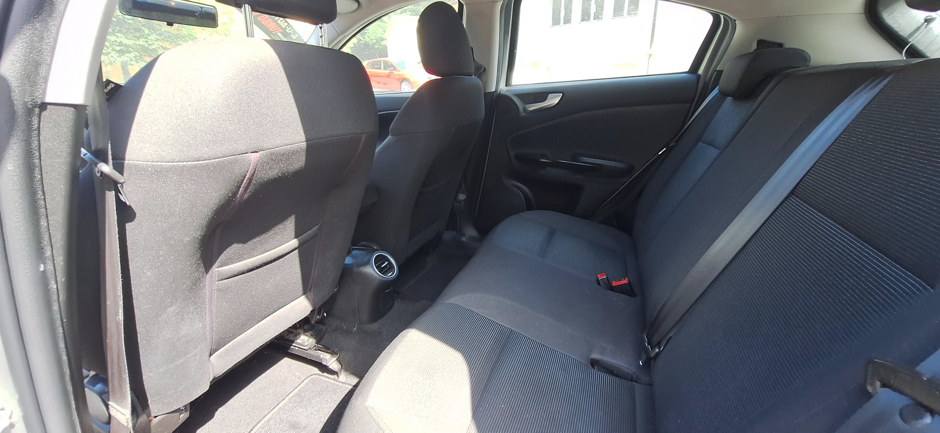 ALFA ROMEO Giulietta 1.6 JTDM Veloce-image-9