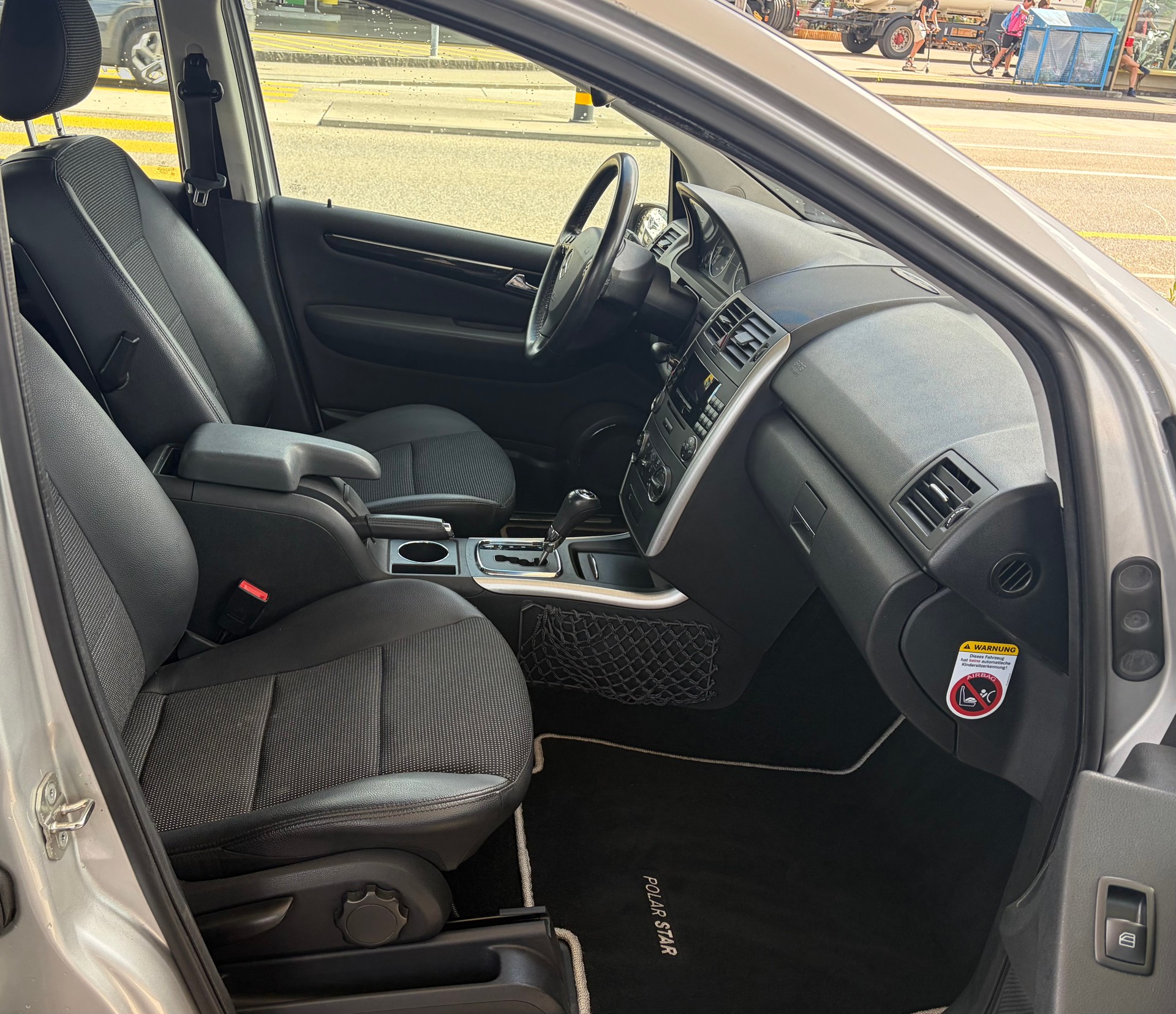 MERCEDES-BENZ A 200 Avantgarde-image-10