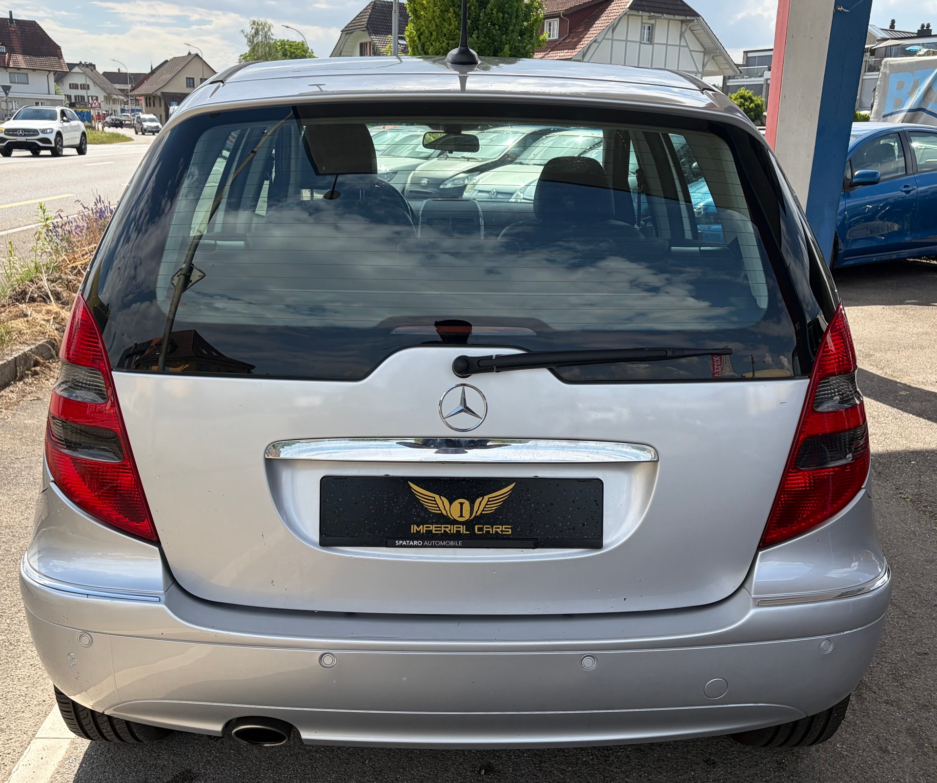 MERCEDES-BENZ A 200 Avantgarde-image-3