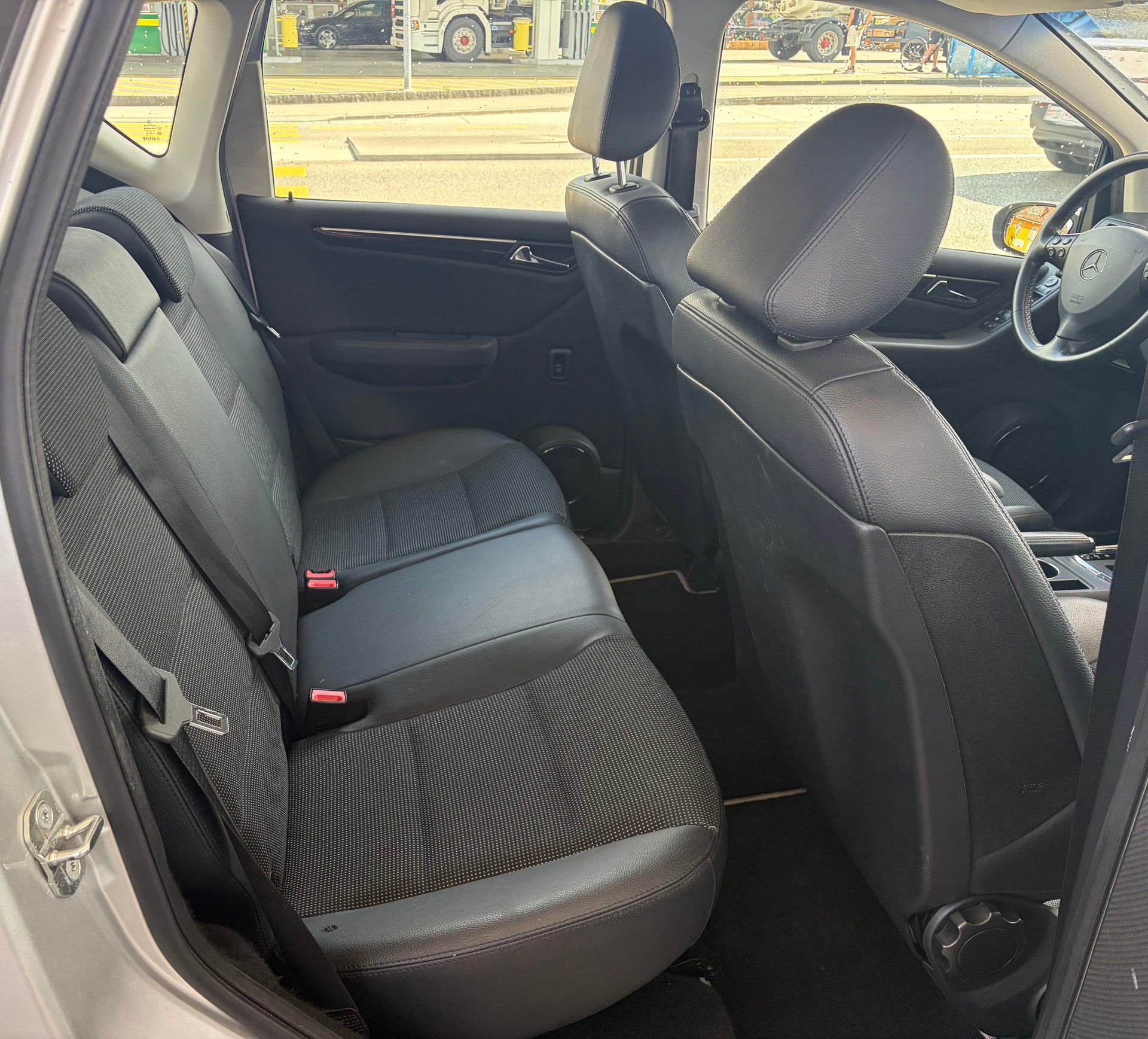 MERCEDES-BENZ A 200 Avantgarde-image-11