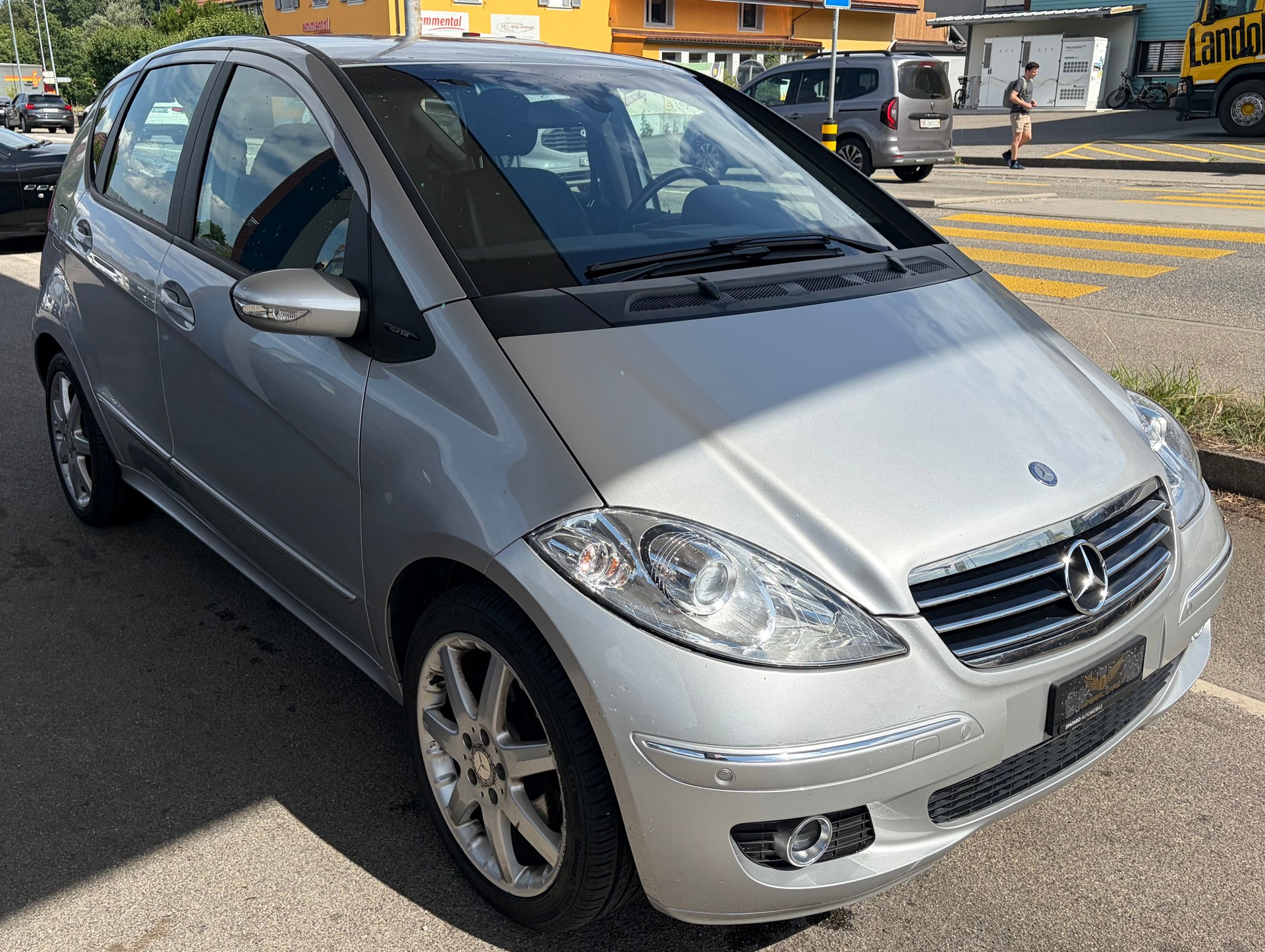 MERCEDES-BENZ A 200 Avantgarde-image-5