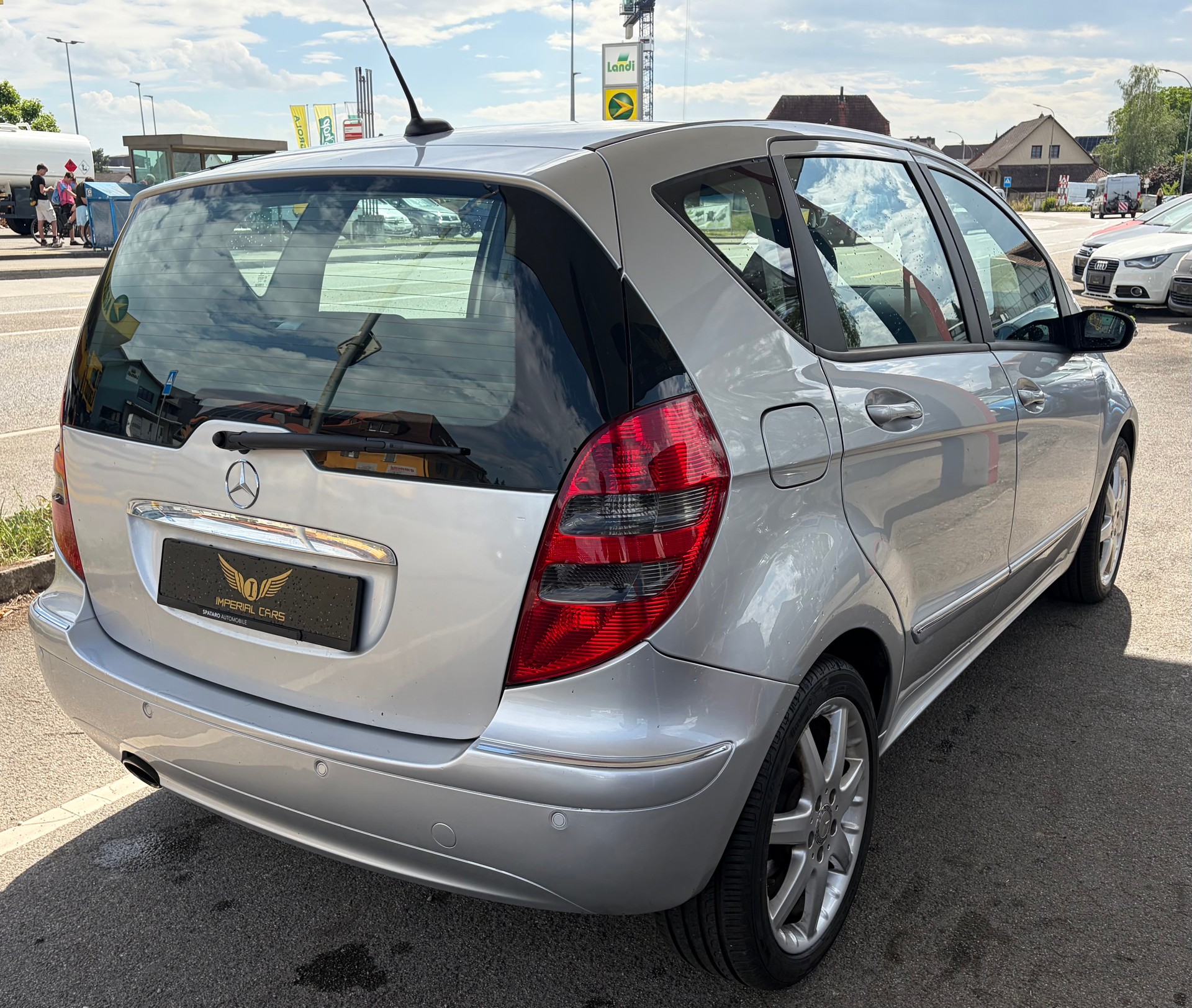 MERCEDES-BENZ A 200 Avantgarde-image-4