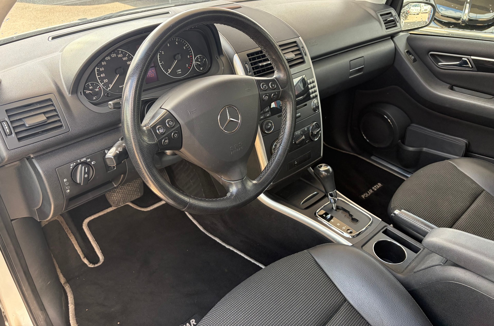 MERCEDES-BENZ A 200 Avantgarde-image-7