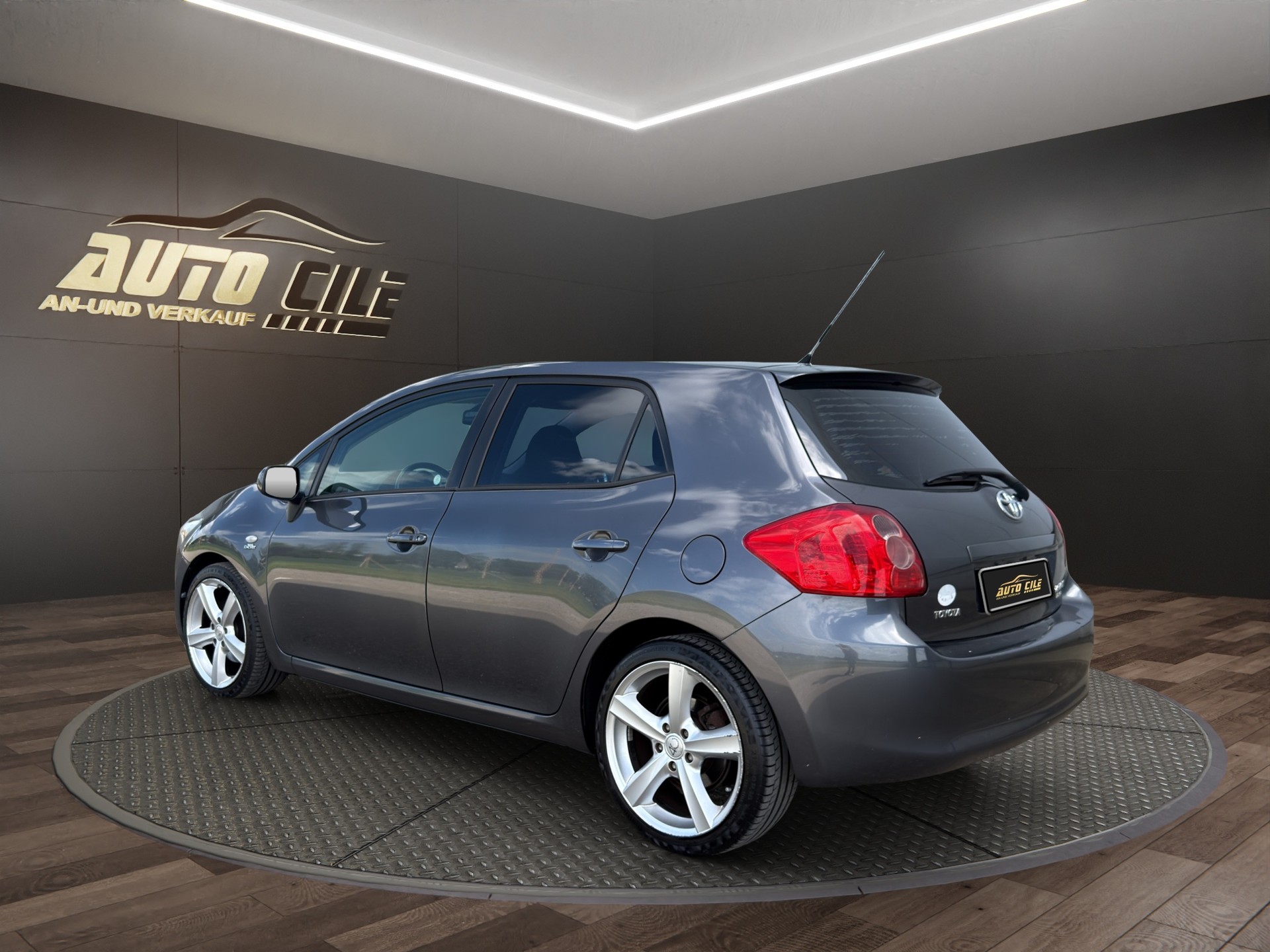 TOYOTA Auris 2.2 D-4D CleanPower Linea Sol Premium-image-5