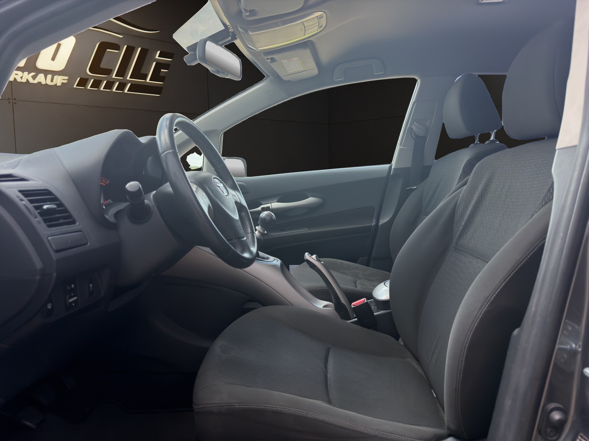 TOYOTA Auris 2.2 D-4D CleanPower Linea Sol Premium-image-10