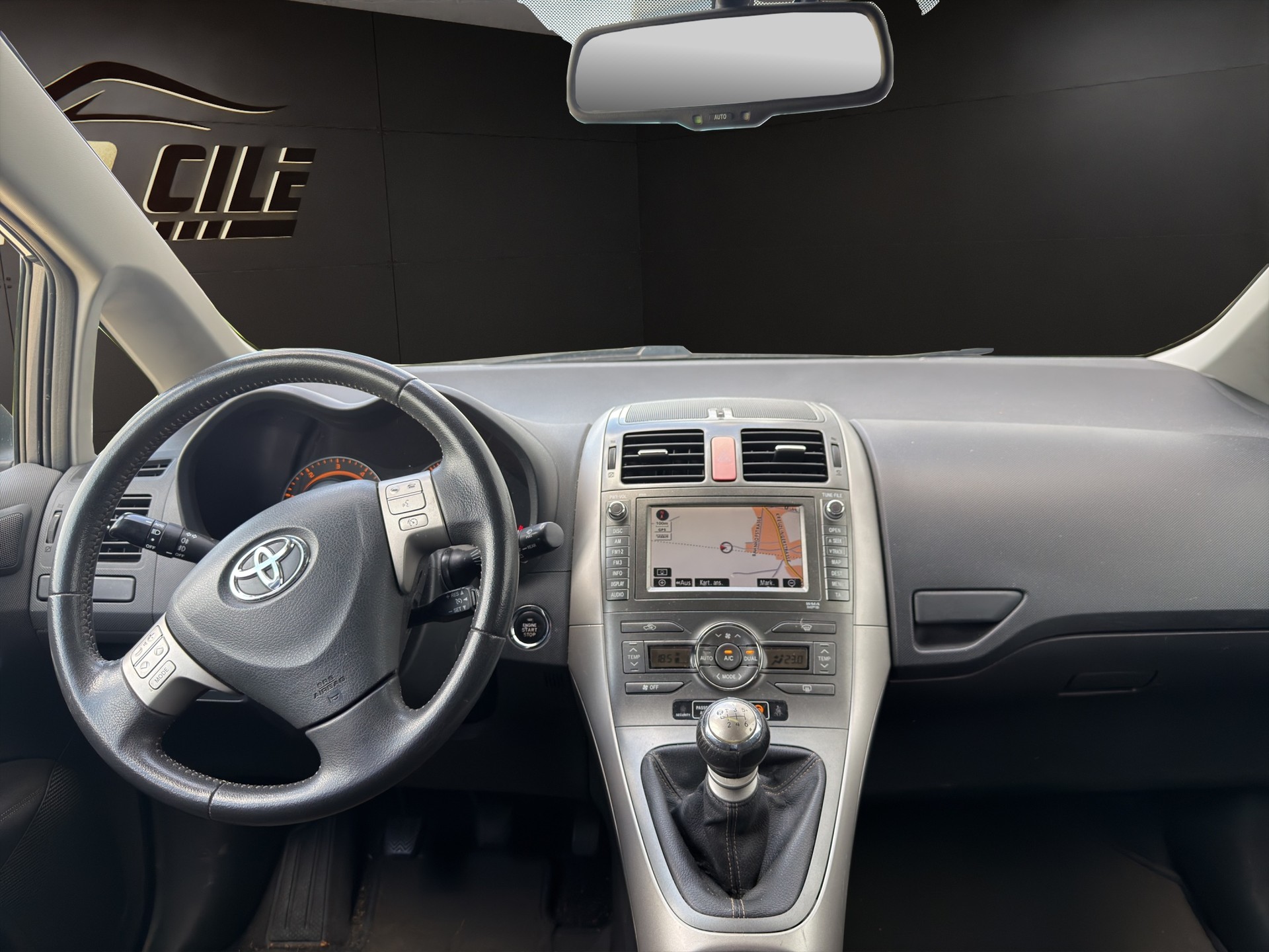 TOYOTA Auris 2.2 D-4D CleanPower Linea Sol Premium-image-9