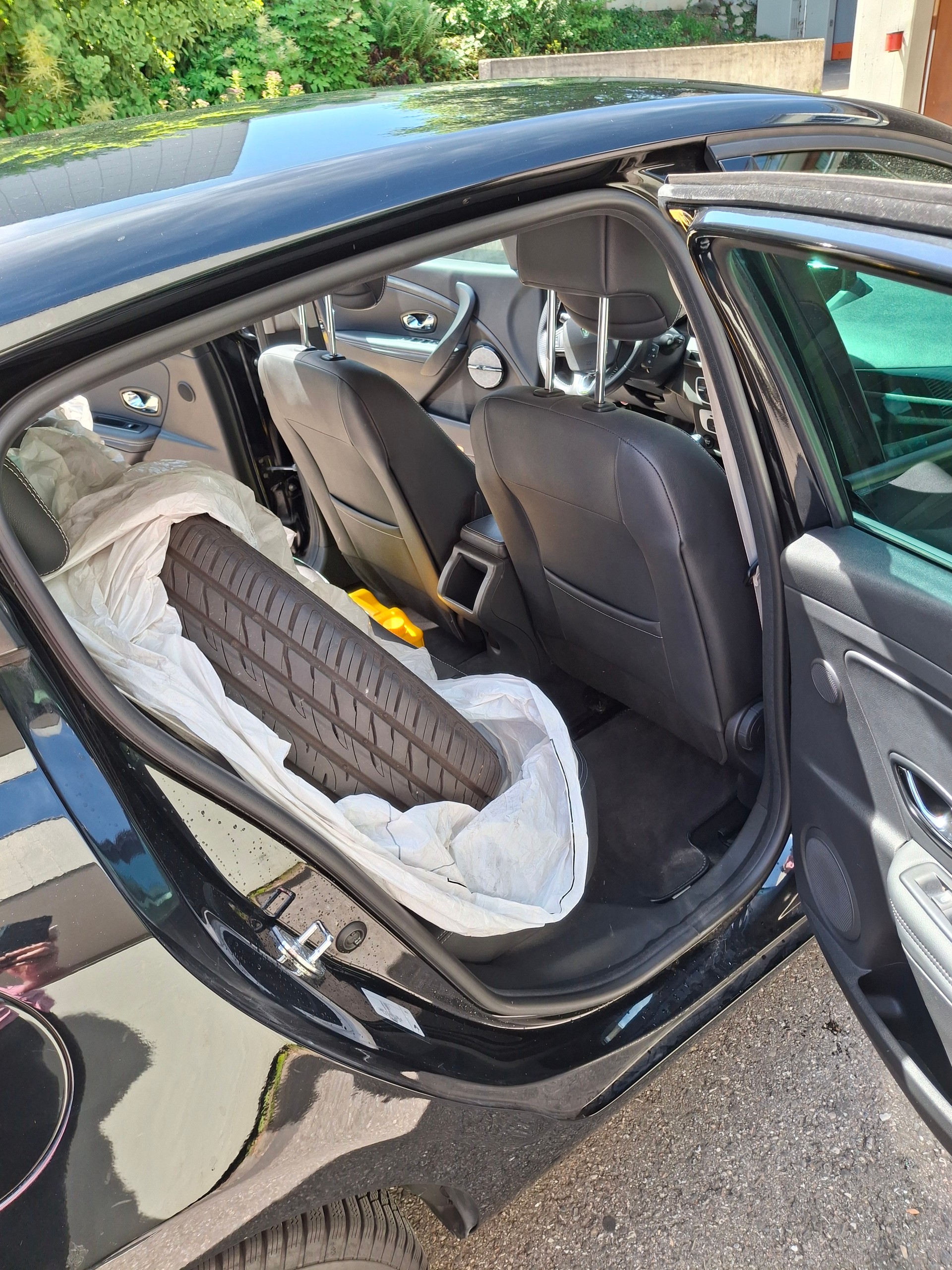 RENAULT MEGANE-image-3