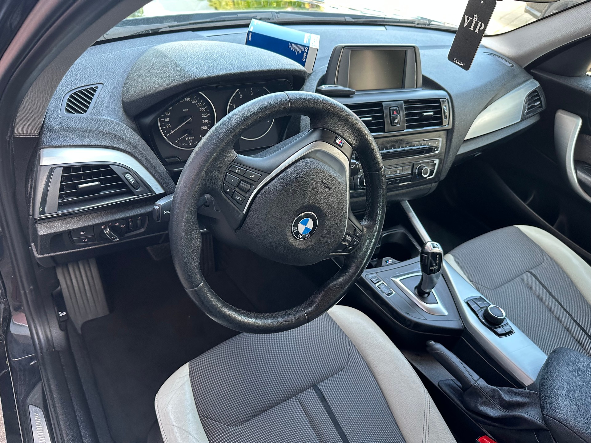 BMW 116d Sport Line Steptronic-image-8